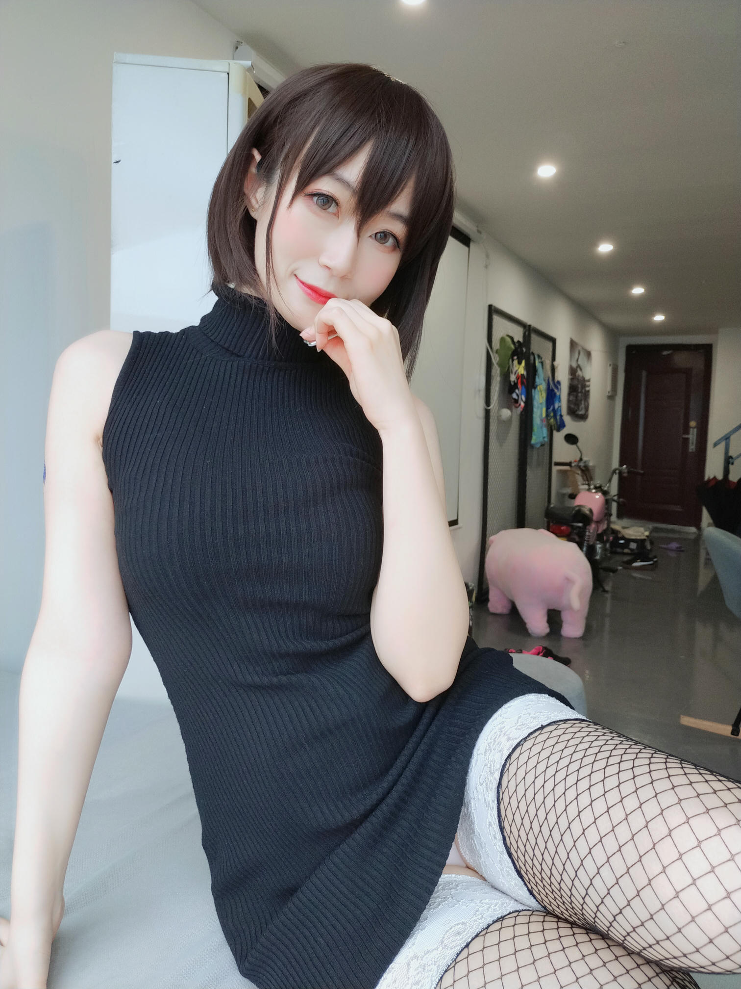 白银81 NO.004 黑色包臀裙 [35P2V-305MB]_第2集