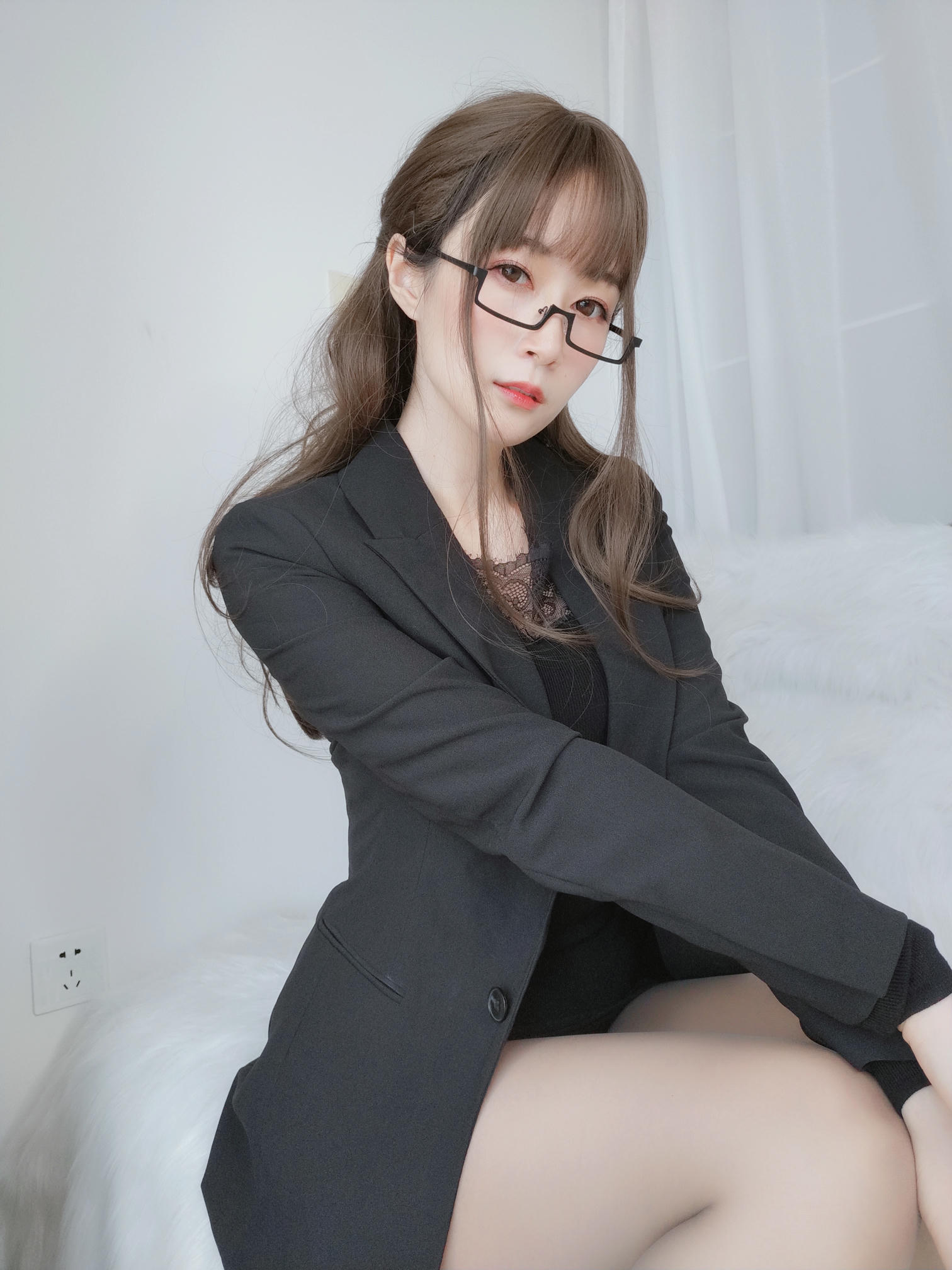 白银81 NO.049 黑西服 [136P7V-930MB]_第1集