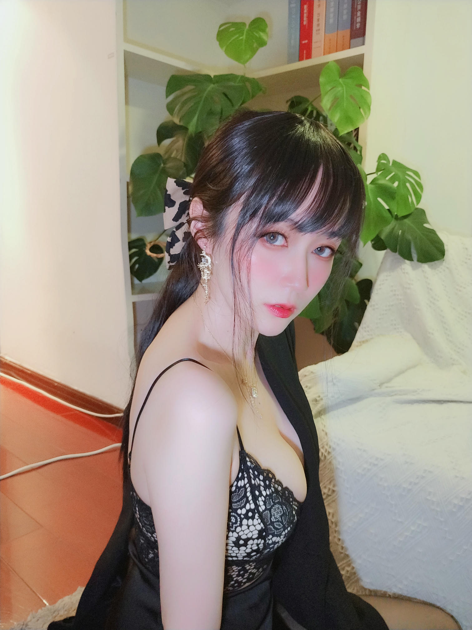 白银81 NO.050 西服自摄 [70P2V-619MB]_第2集