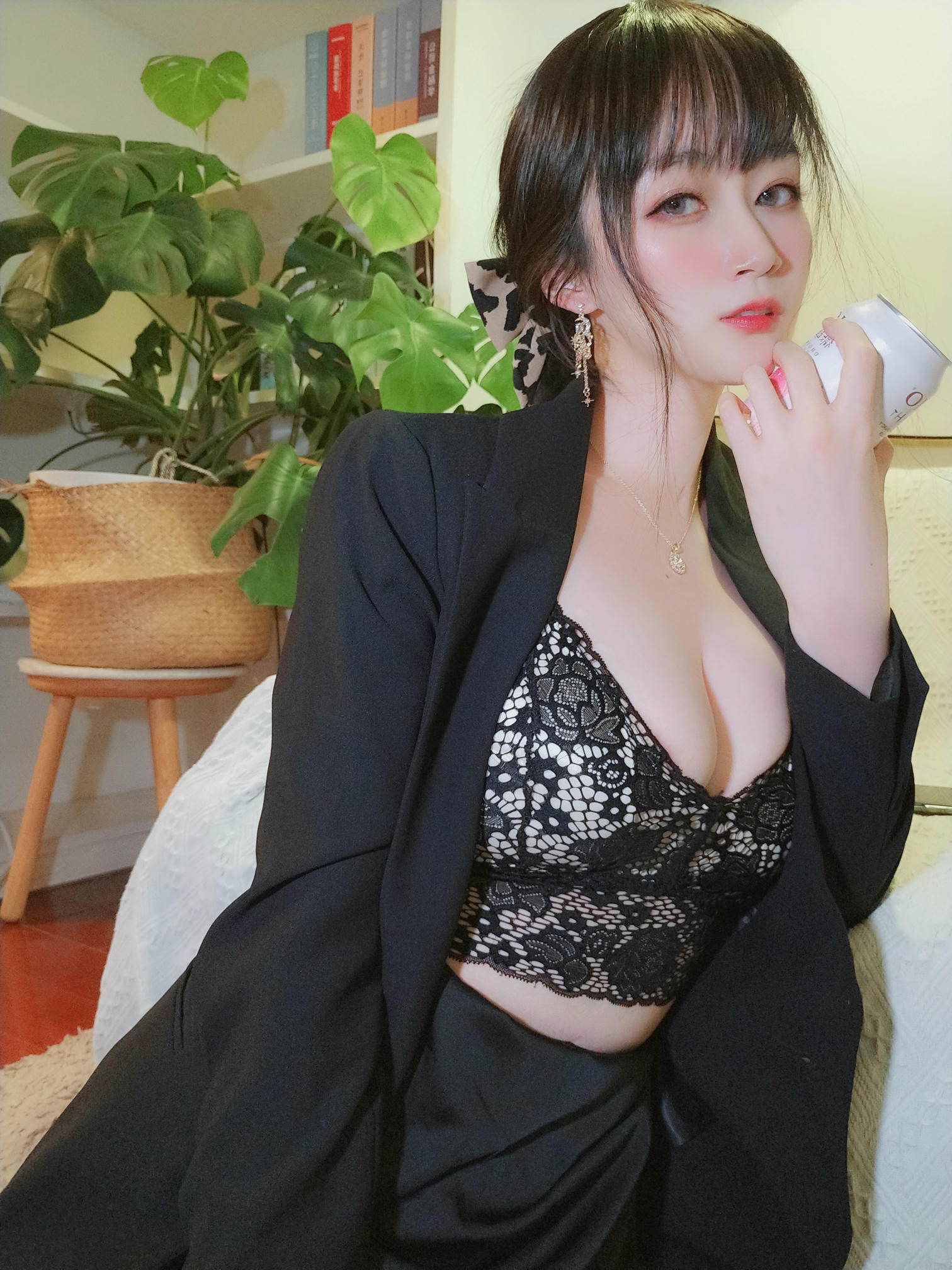 白银81 NO.050 西服自摄 [70P2V-619MB]_第2集