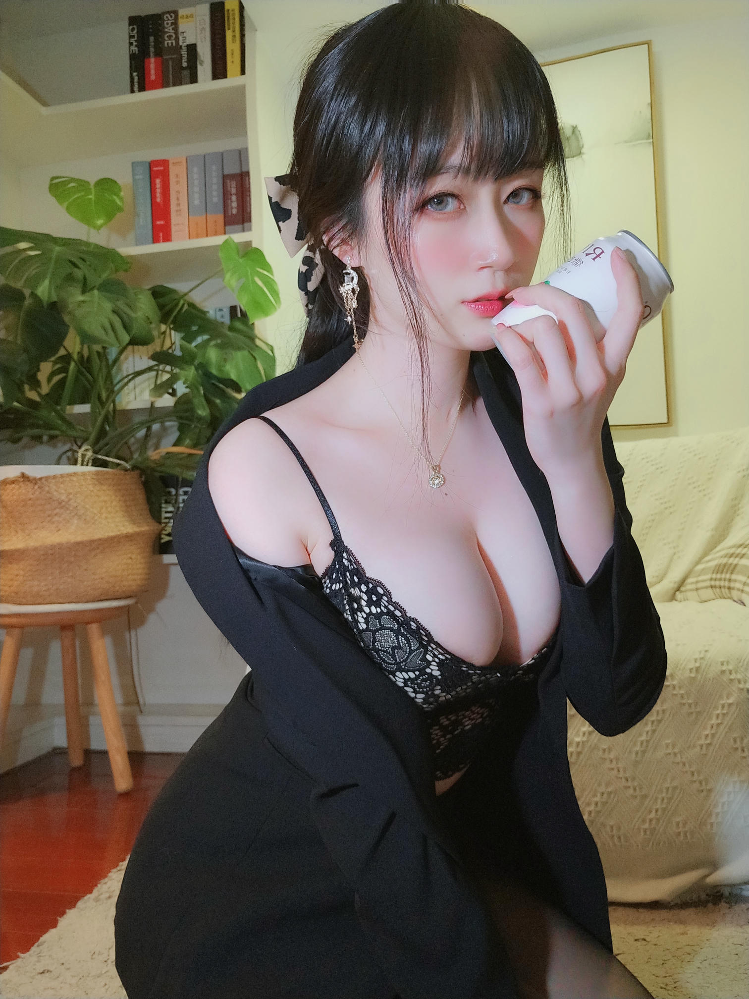 白银81 NO.050 西服自摄 [70P2V-619MB]_第3集