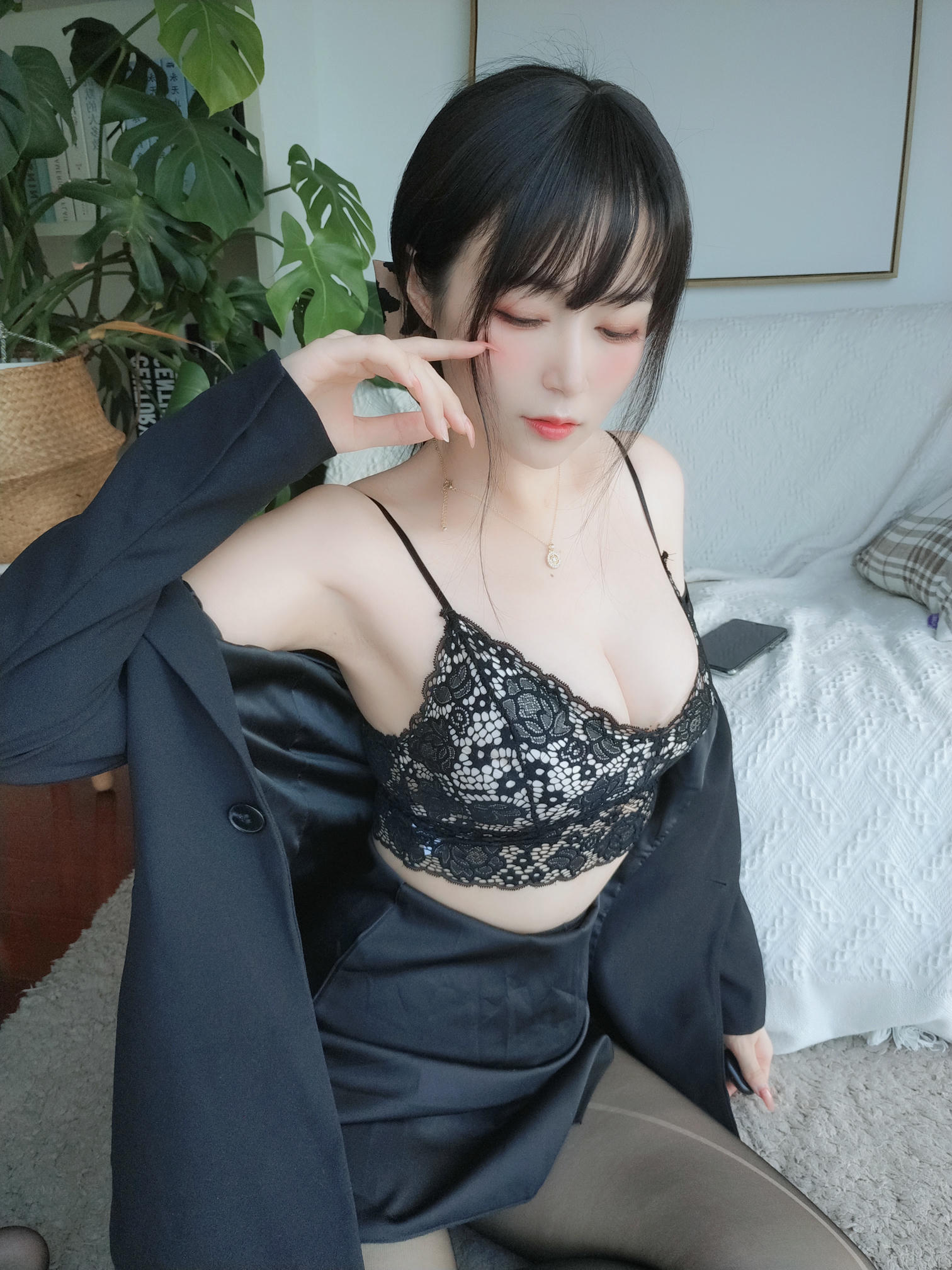 白银81 NO.050 西服自摄 [70P2V-619MB]_第1集