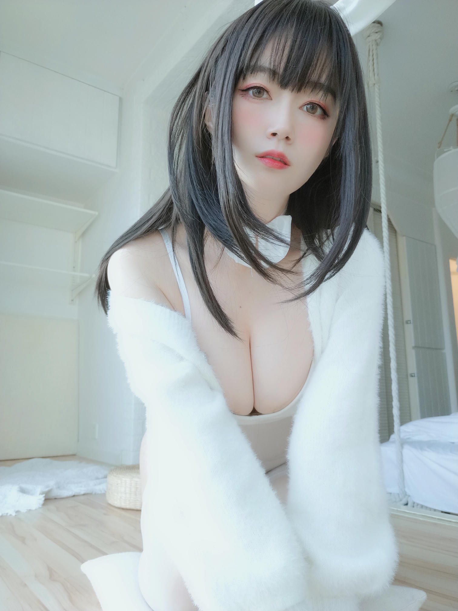 白银81 NO.056 白丝兔子 [108P4V-893MB]_第1集