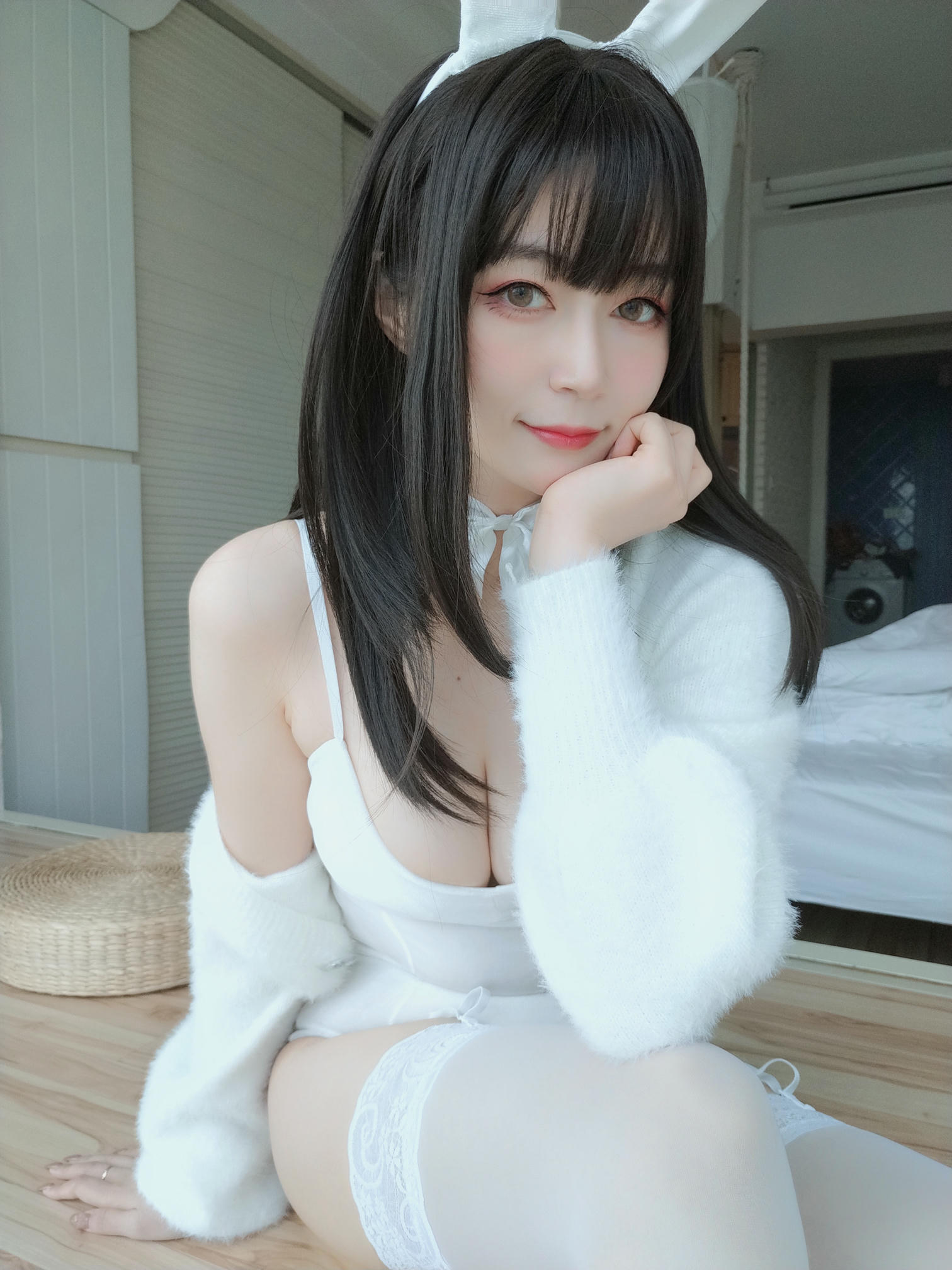 白银81 NO.056 白丝兔子 [108P4V-893MB]_第2集