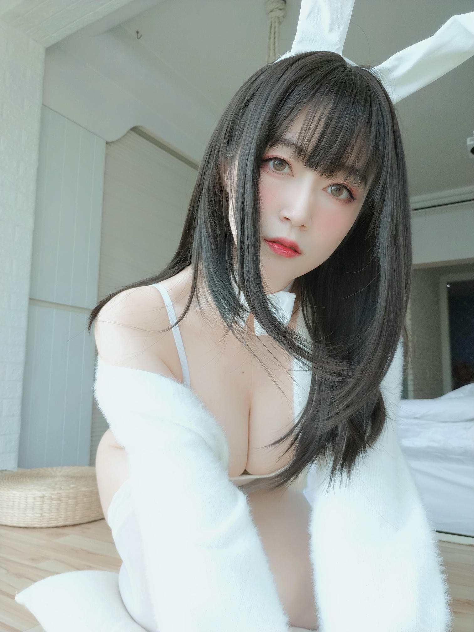 白银81 NO.056 白丝兔子 [108P4V-893MB]_第3集