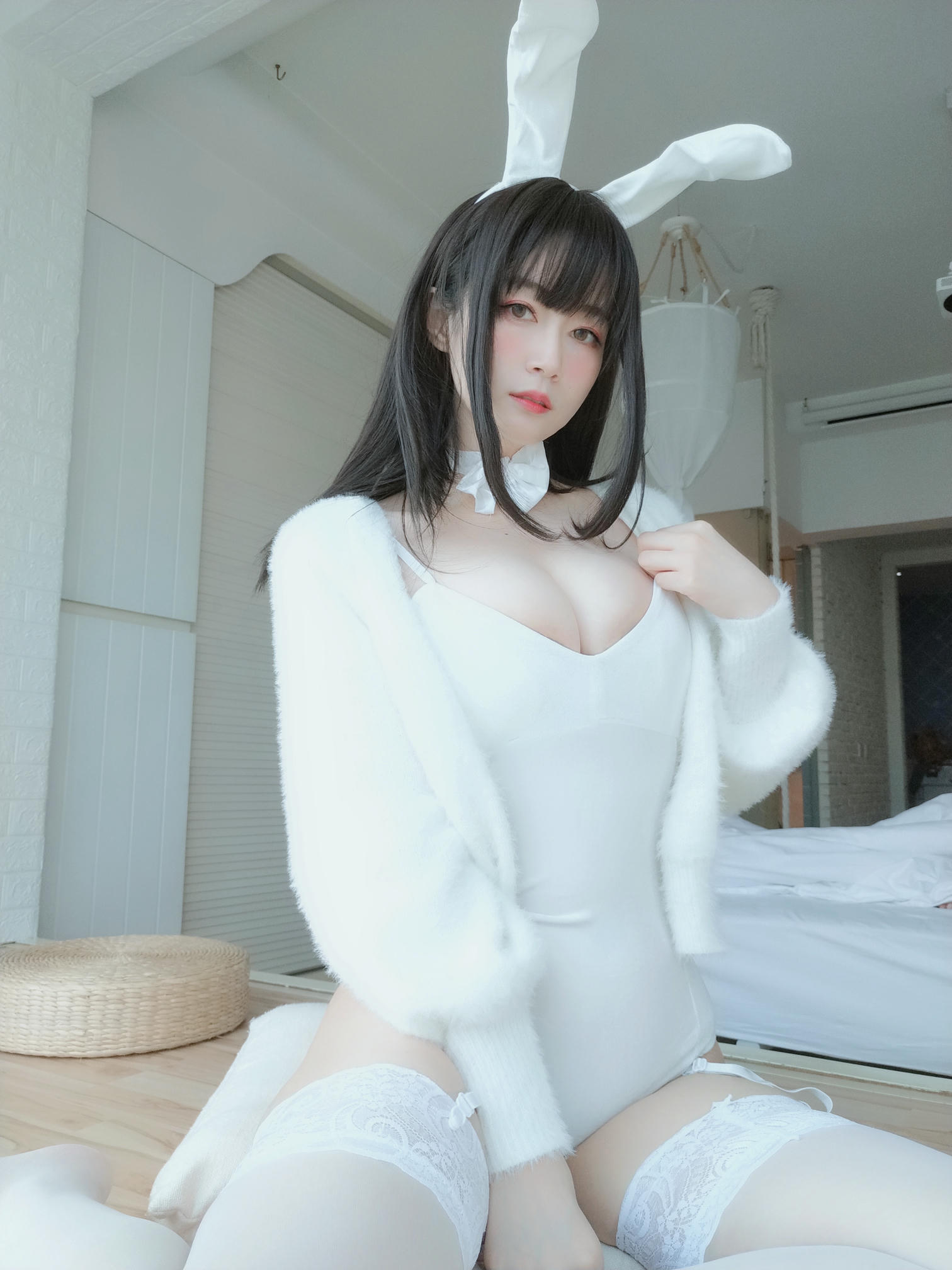 白银81 NO.056 白丝兔子 [108P4V-893MB]_第3集