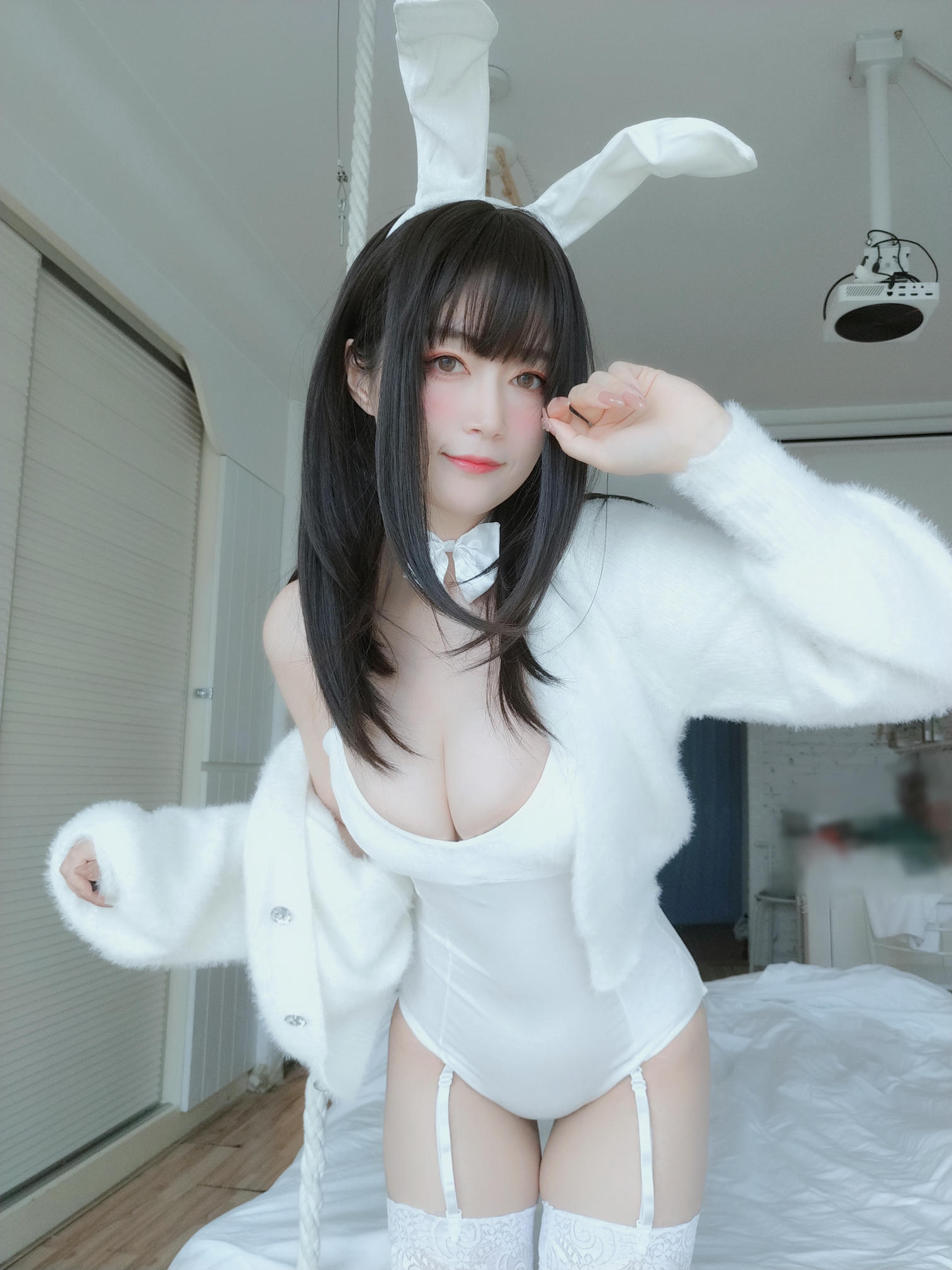 白银81 NO.056 白丝兔子 [108P4V-893MB]_第4集