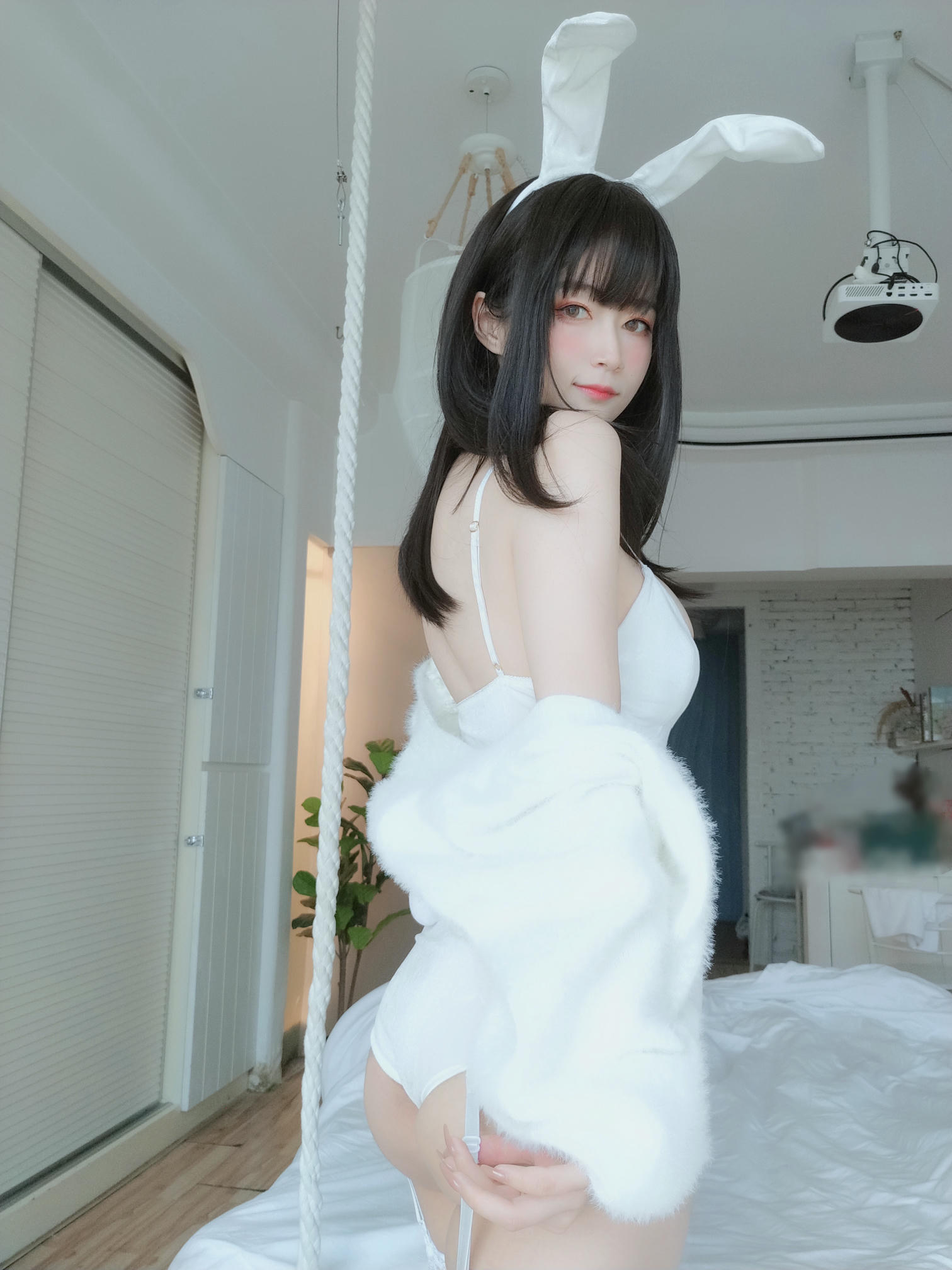 白银81 NO.056 白丝兔子 [108P4V-893MB]_第4集