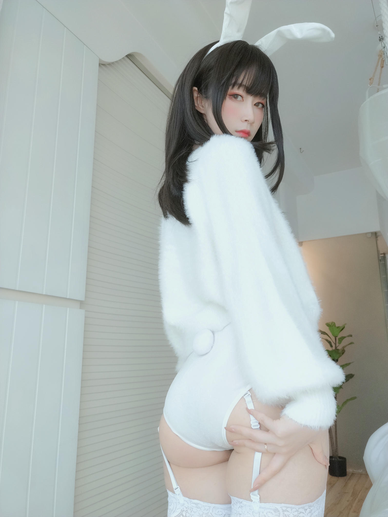 白银81 NO.056 白丝兔子 [108P4V-893MB]_第4集