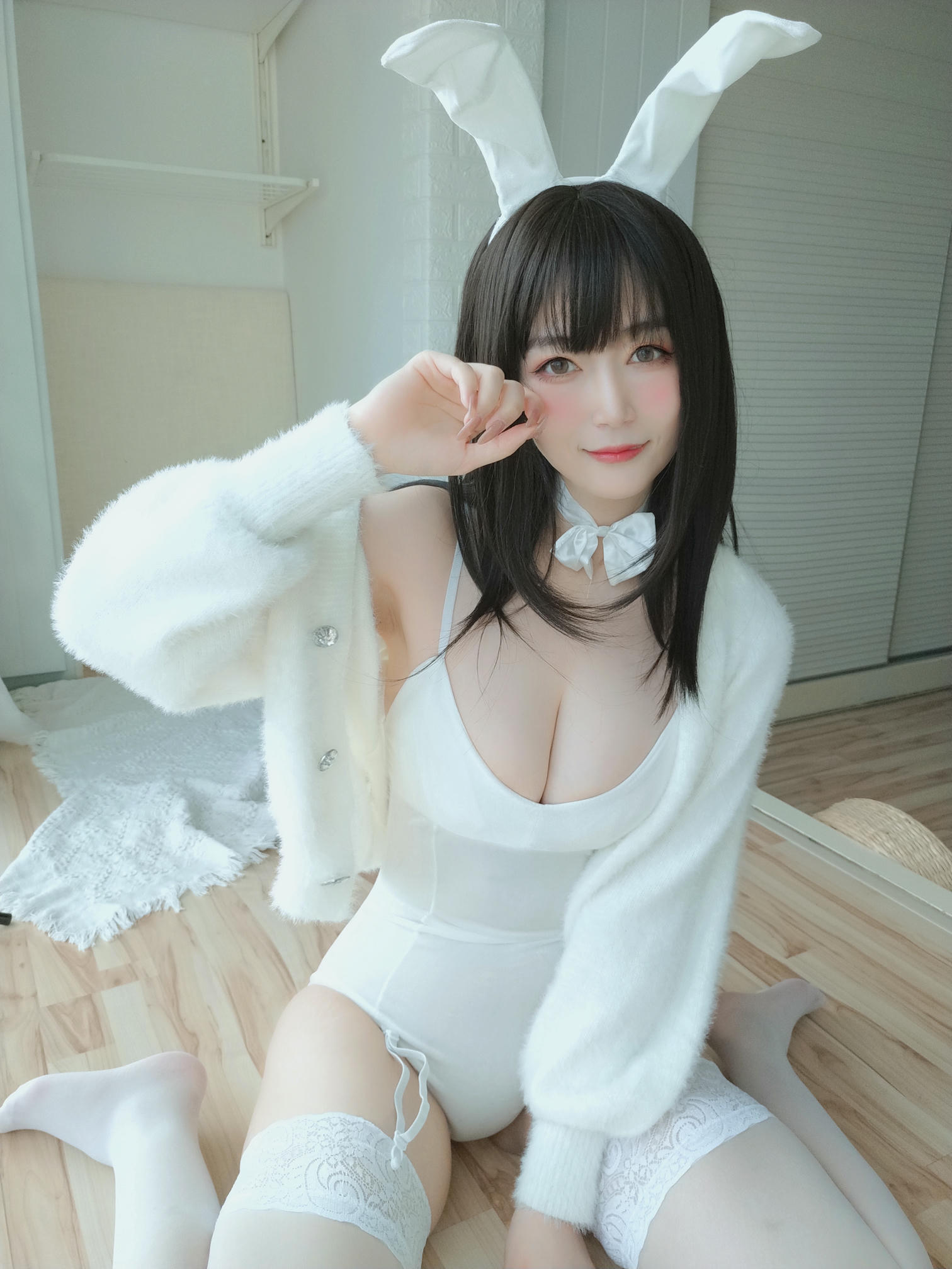 白银81 NO.056 白丝兔子 [108P4V-893MB]_第4集
