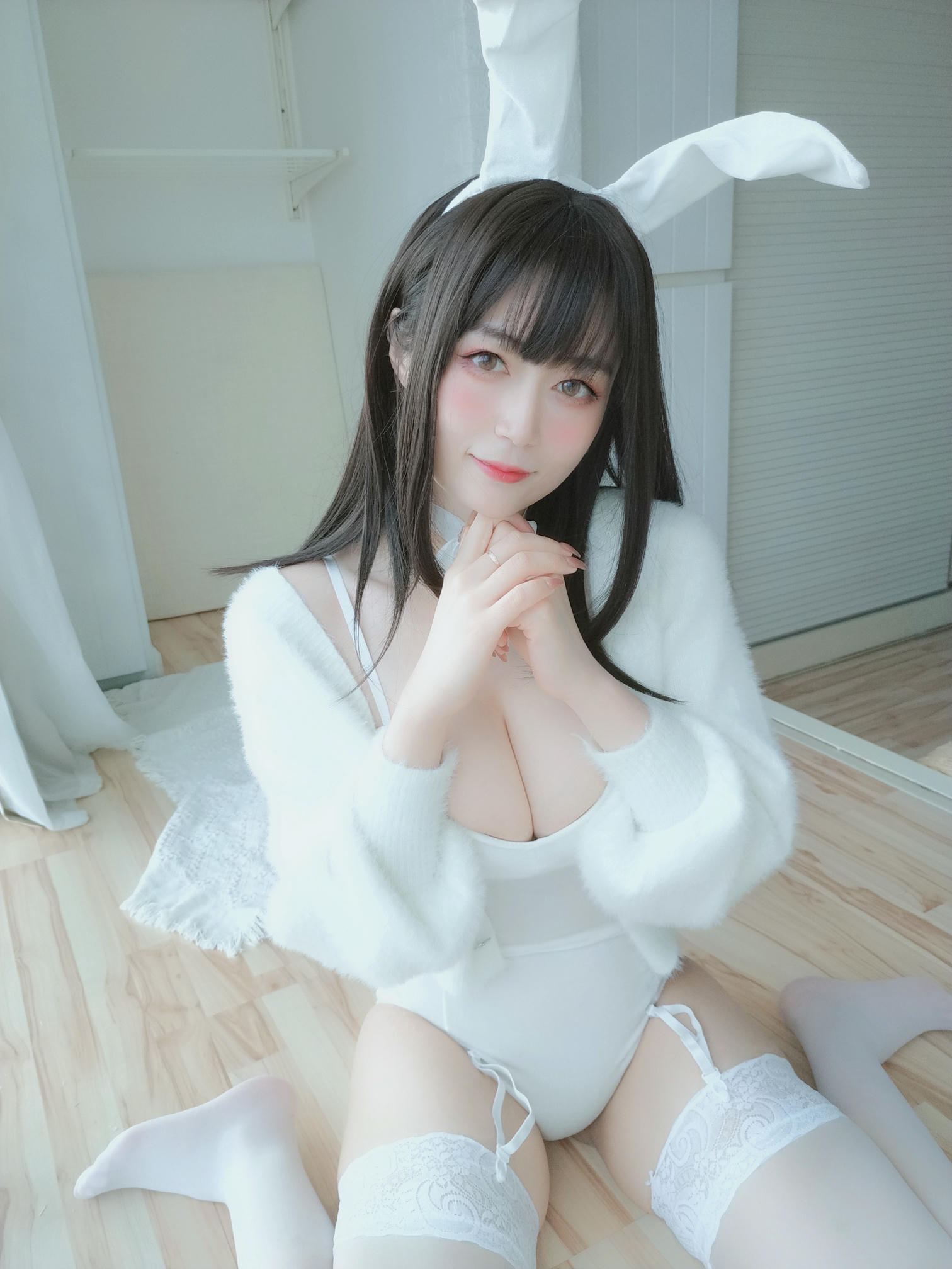 白银81 NO.056 白丝兔子 [108P4V-893MB]_第4集