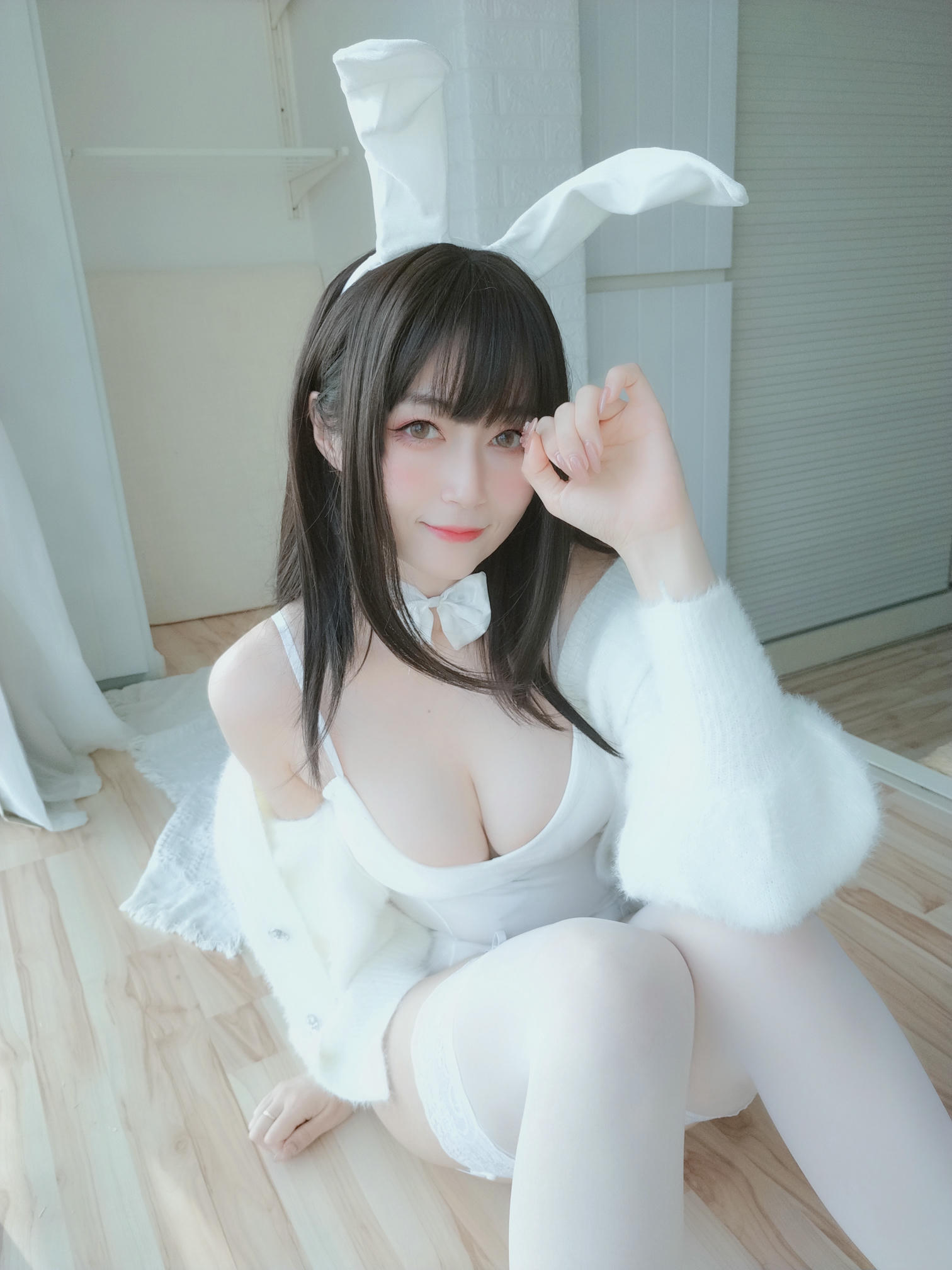 白银81 NO.056 白丝兔子 [108P4V-893MB]_第5集