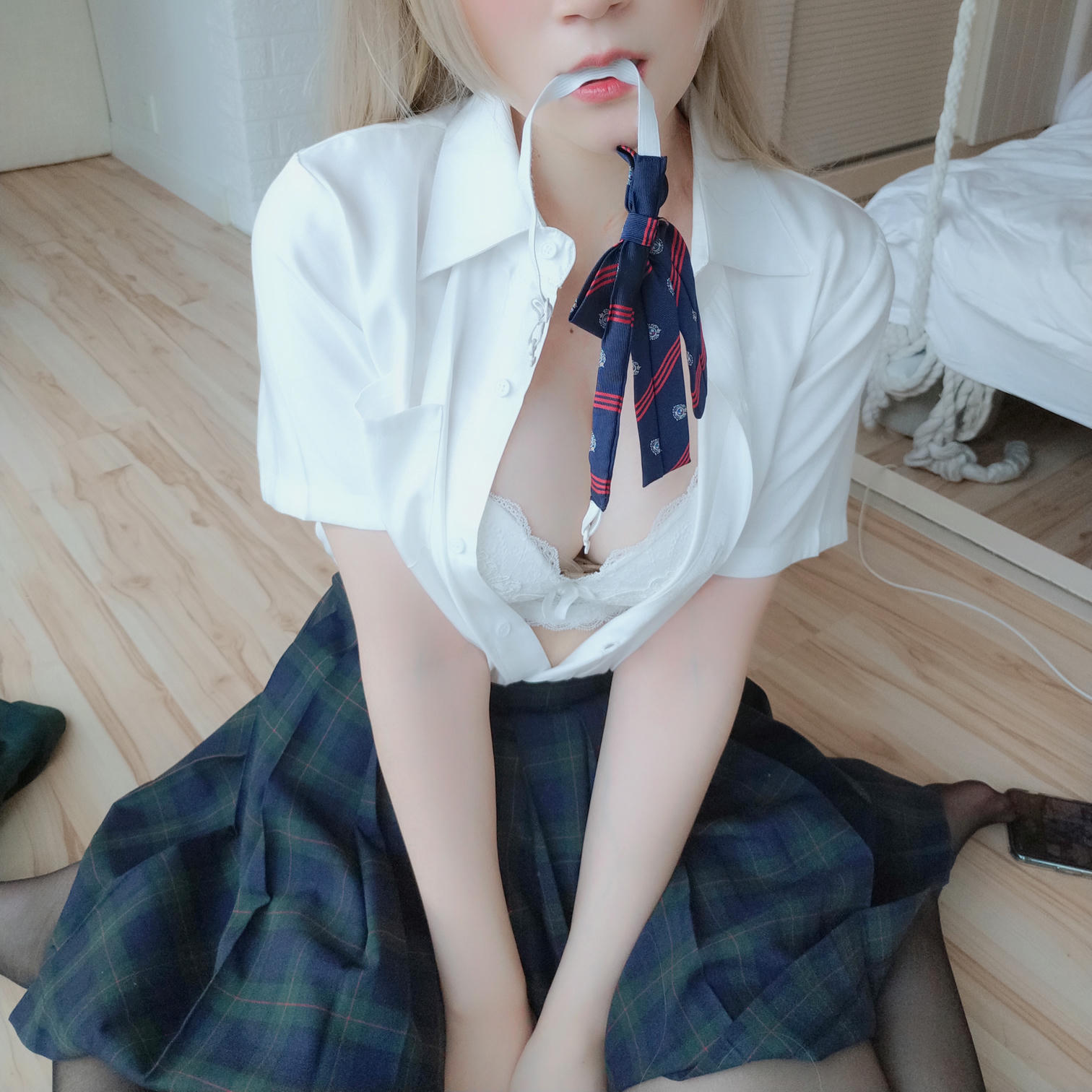 白银81 NO.057 灰色空间 [90P1V-578MB]_第4集