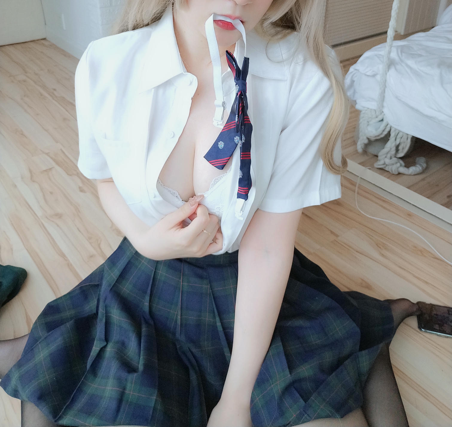 白银81 NO.057 灰色空间 [90P1V-578MB]_第4集