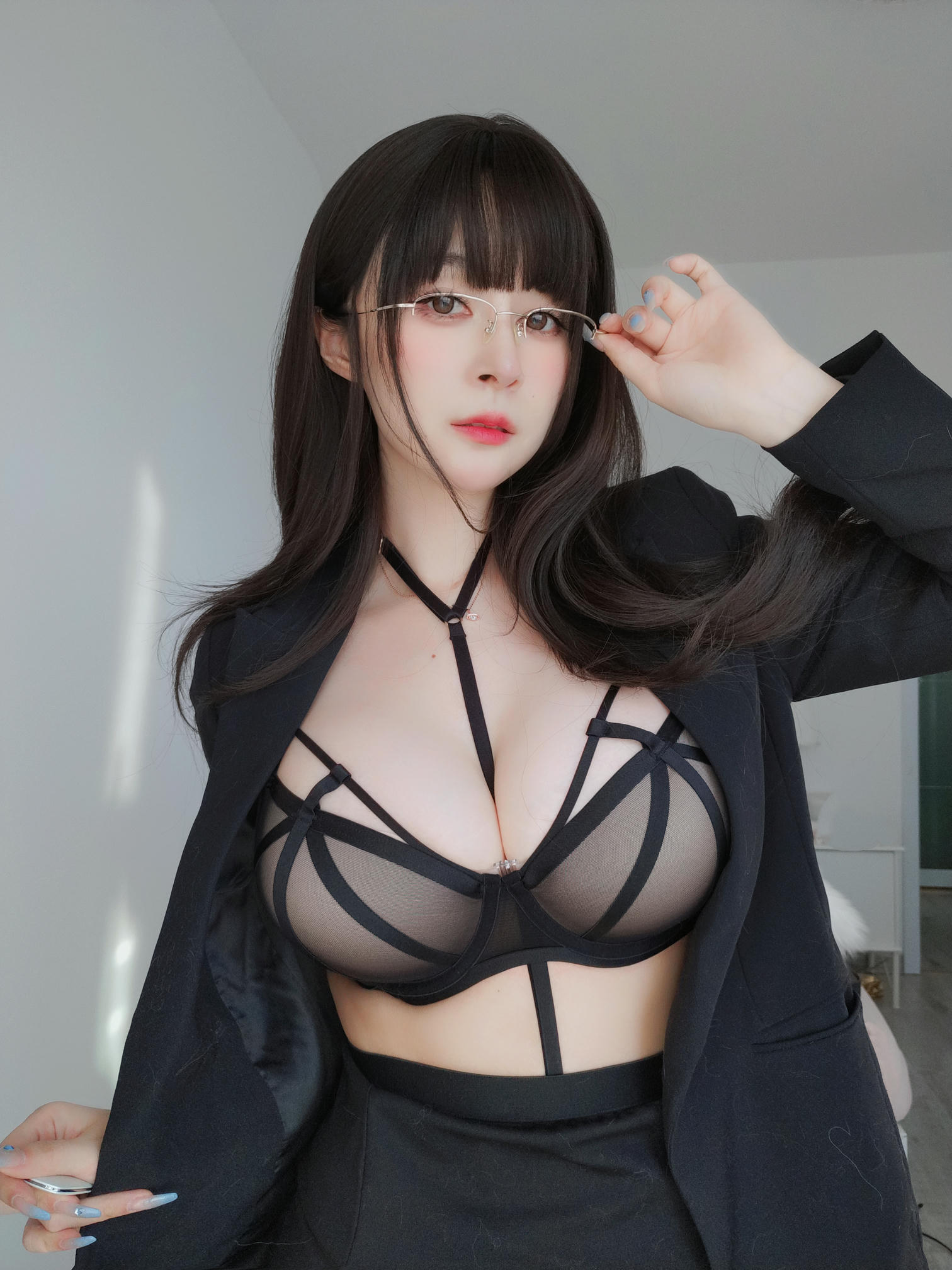 白银81 NO.143 Fantia 2023年07月[275P-6V-1.84G]-2023-07-20 女上司1 [15P-119.67MB]_第1集