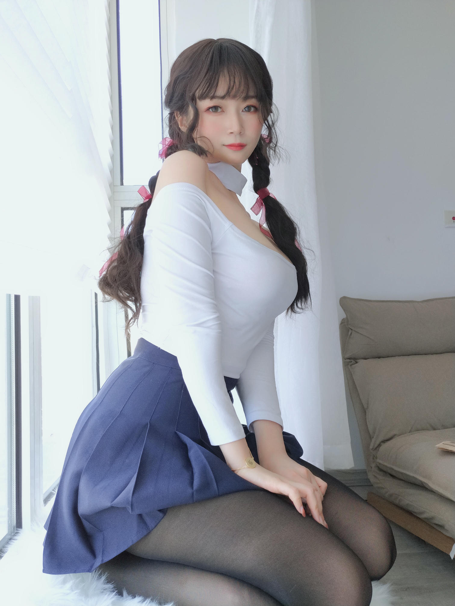 白银81 NO.005 邻家大姐姐的黑丝 [45P1V-252MB]_第1集
