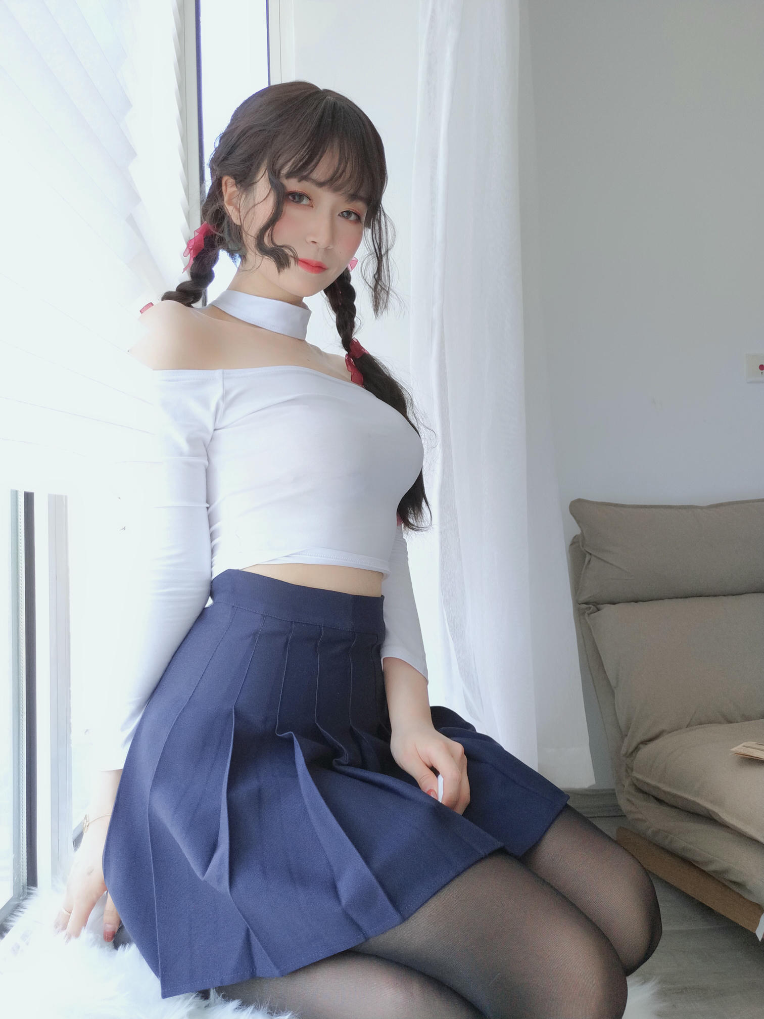 白银81 NO.005 邻家大姐姐的黑丝 [45P1V-252MB]_第3集