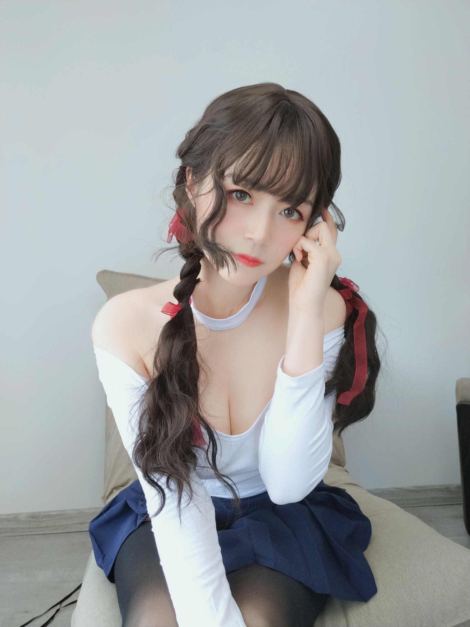 白银81 NO.005 邻家大姐姐的黑丝 [45P1V-252MB]_第1集