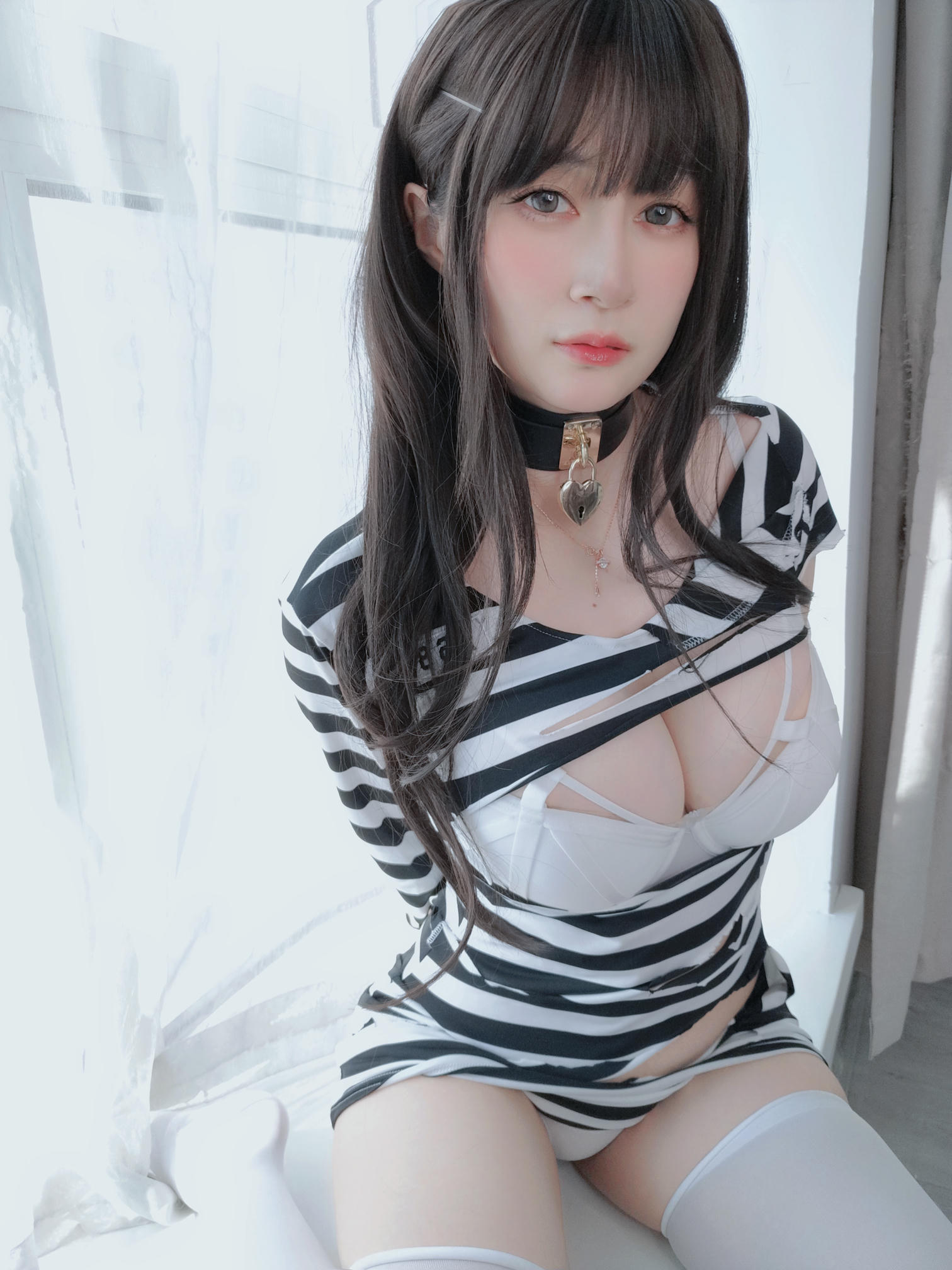白银81 NO.144 Fantia 2023年08月 [259P9V-2.13GB]-2023-08-13 女性囚人5 [15P-122.41MB]_第1集