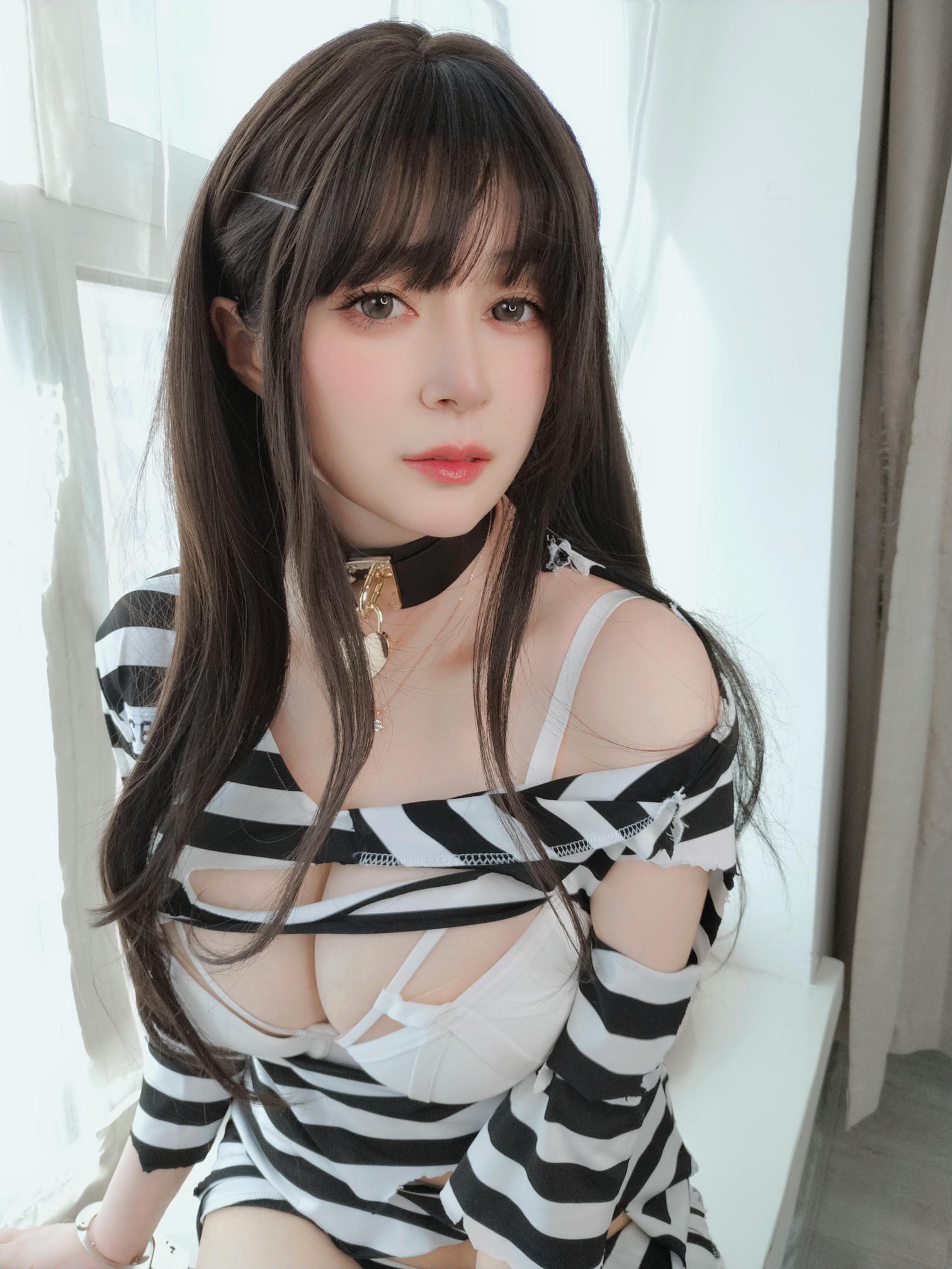 白银81 NO.144 Fantia 2023年08月 [259P9V-2.13GB]-2023-08-17 女性囚人9 [15P-121.96MB]_第1集