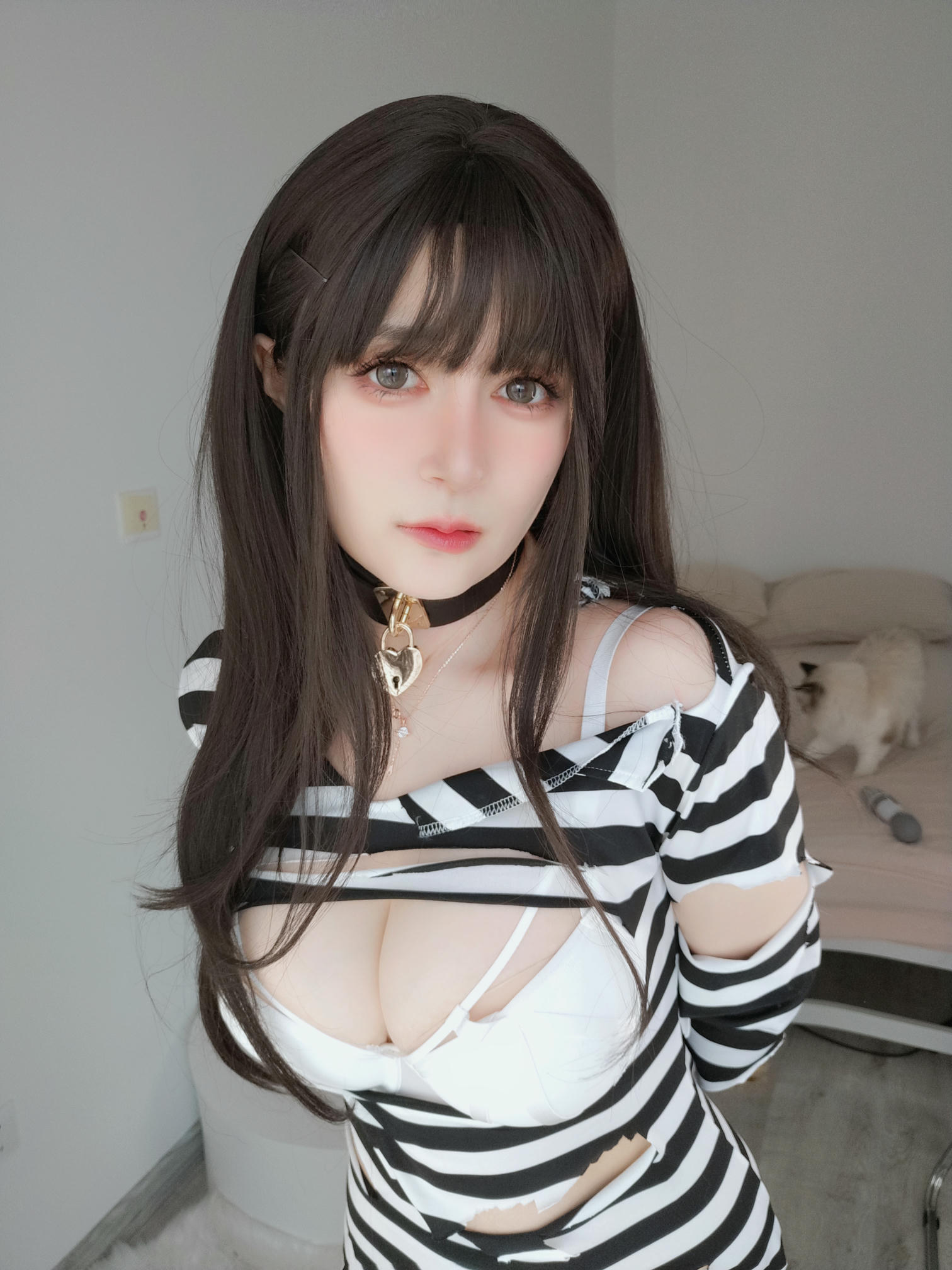 白银81 NO.144 Fantia 2023年08月 [259P9V-2.13GB]-2023-08-17 女性囚人9 [15P-121.96MB]_第1集