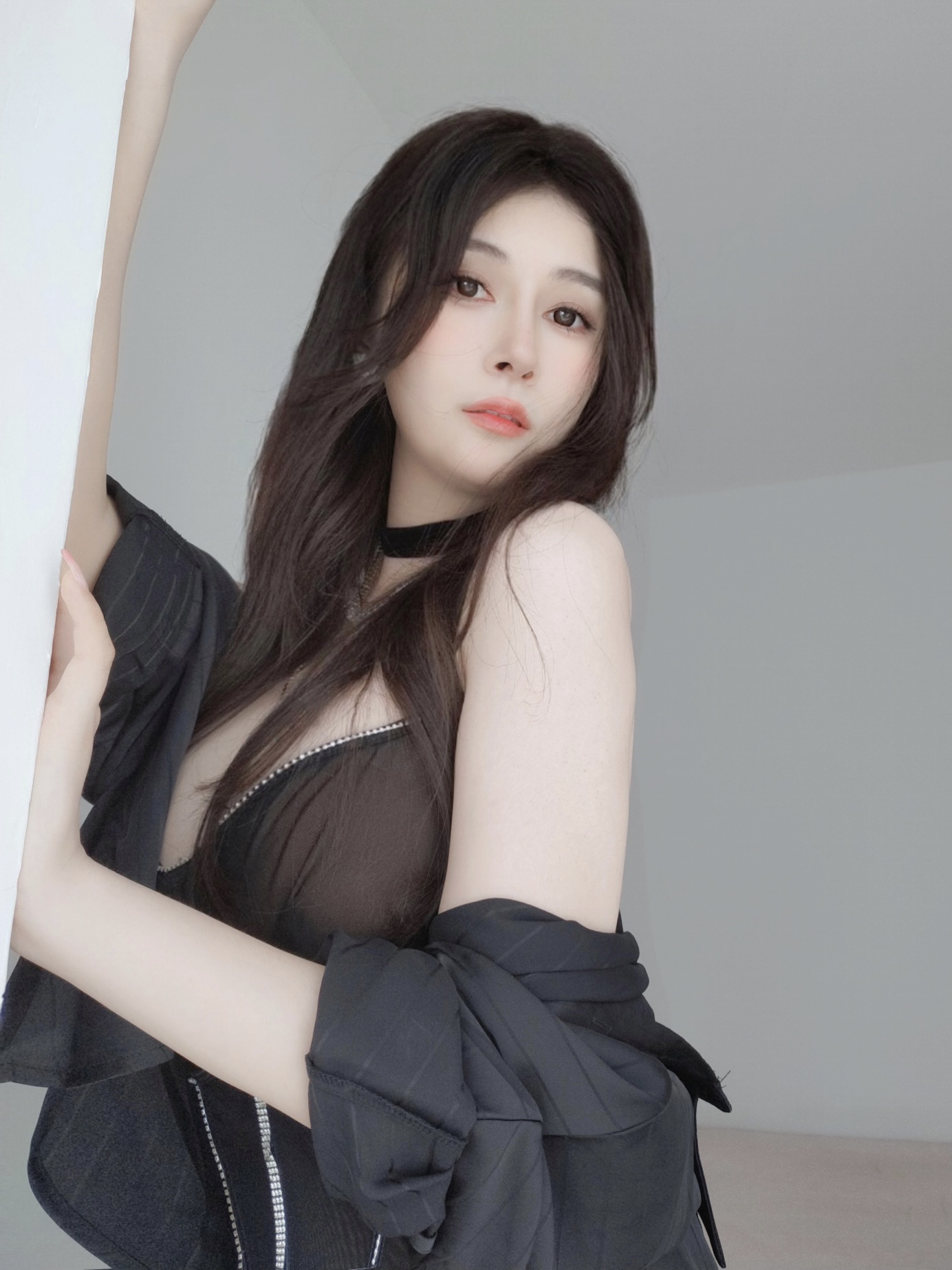 白银81 NO.145 Fantia 2023年09月 [265P12V-2.12GB]-2023-09-27 チェーン下着5 [19P-38.66MB]_第1集