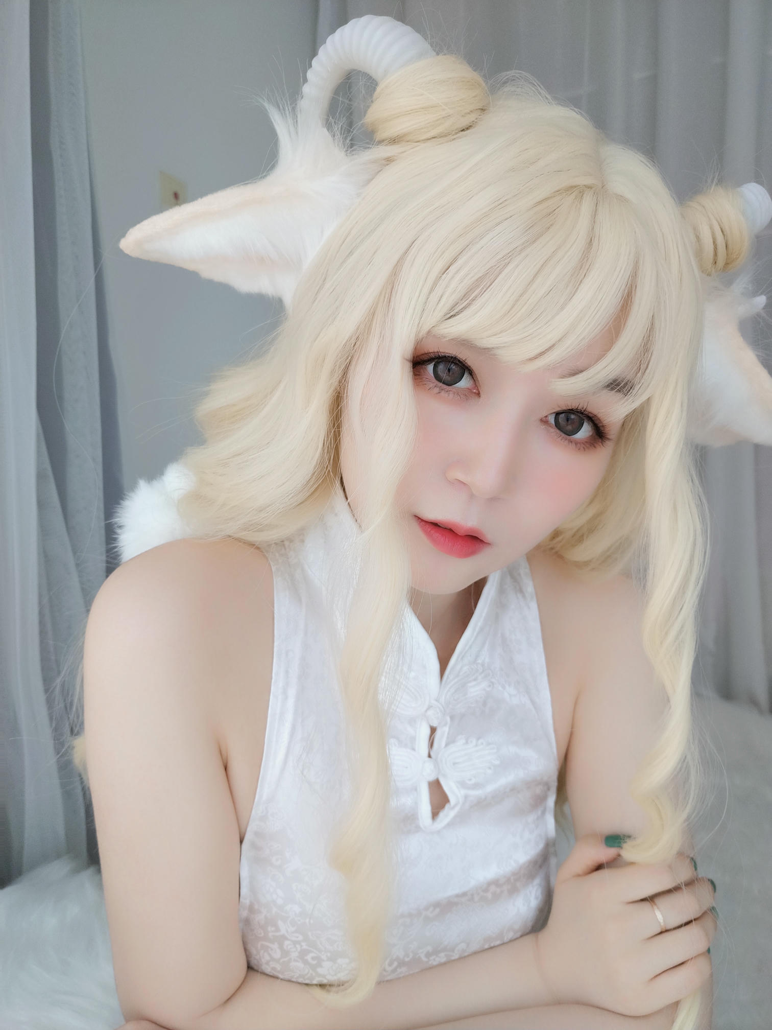 白银81 NO.063 白旗袍 [101P7V-567MB]_第1集