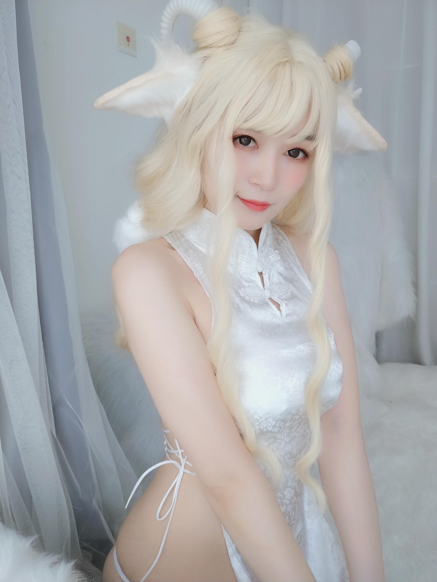 白银81 NO.063 白旗袍 [101P7V-567MB]_第1集