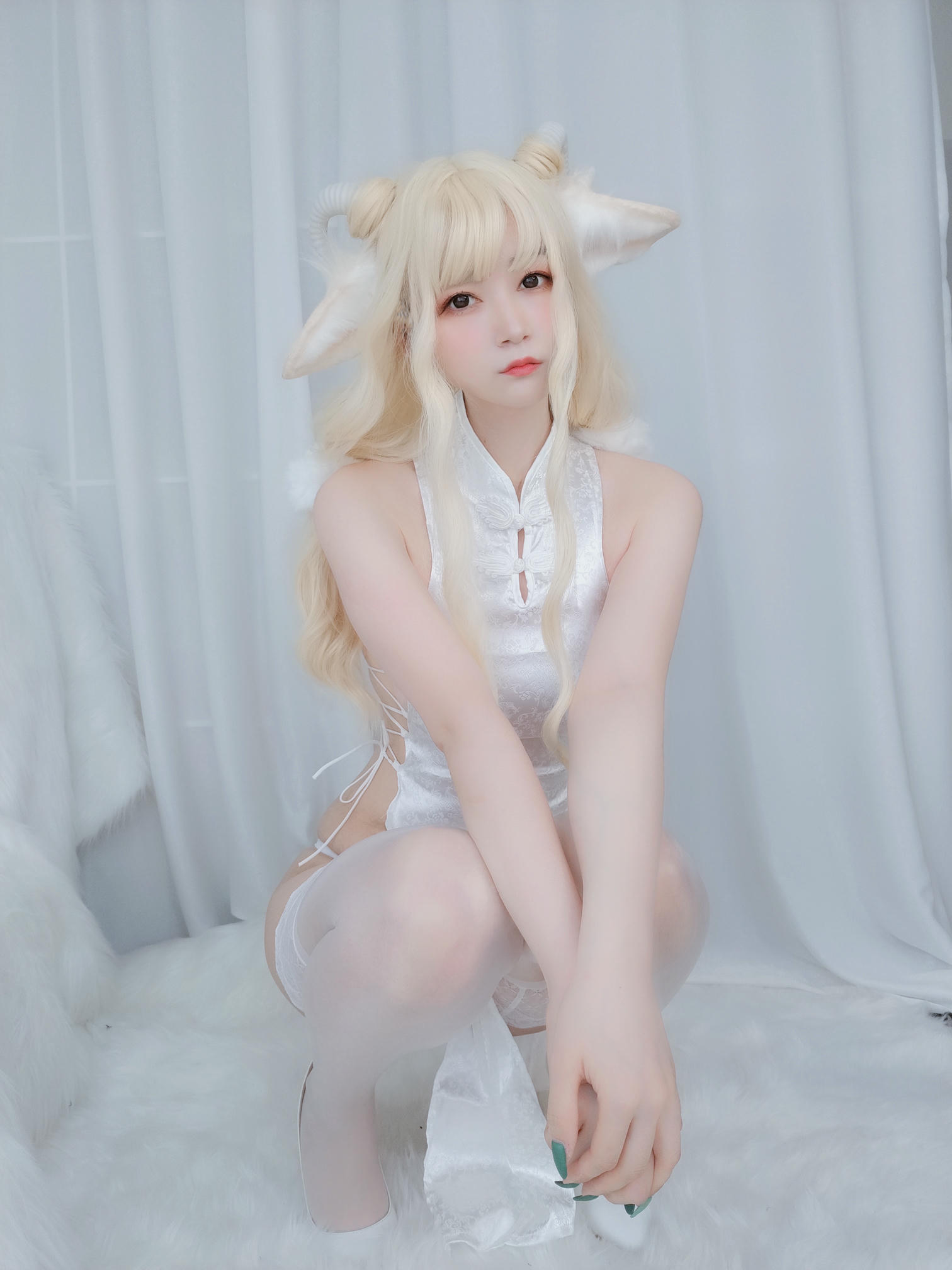 白银81 NO.063 白旗袍 [101P7V-567MB]_第2集