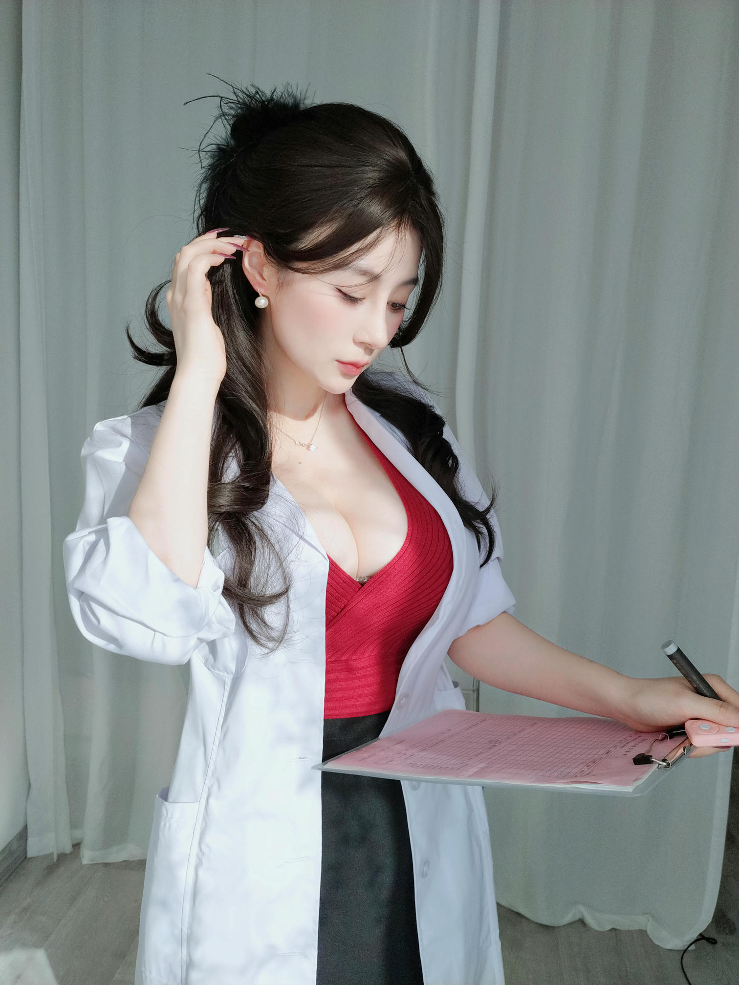 白银81 NO.152 24年02月会员合集26套[330P 8V 3.12G]-2024-02-05 保健室の先生1 [18P-190.77MB]_第1集