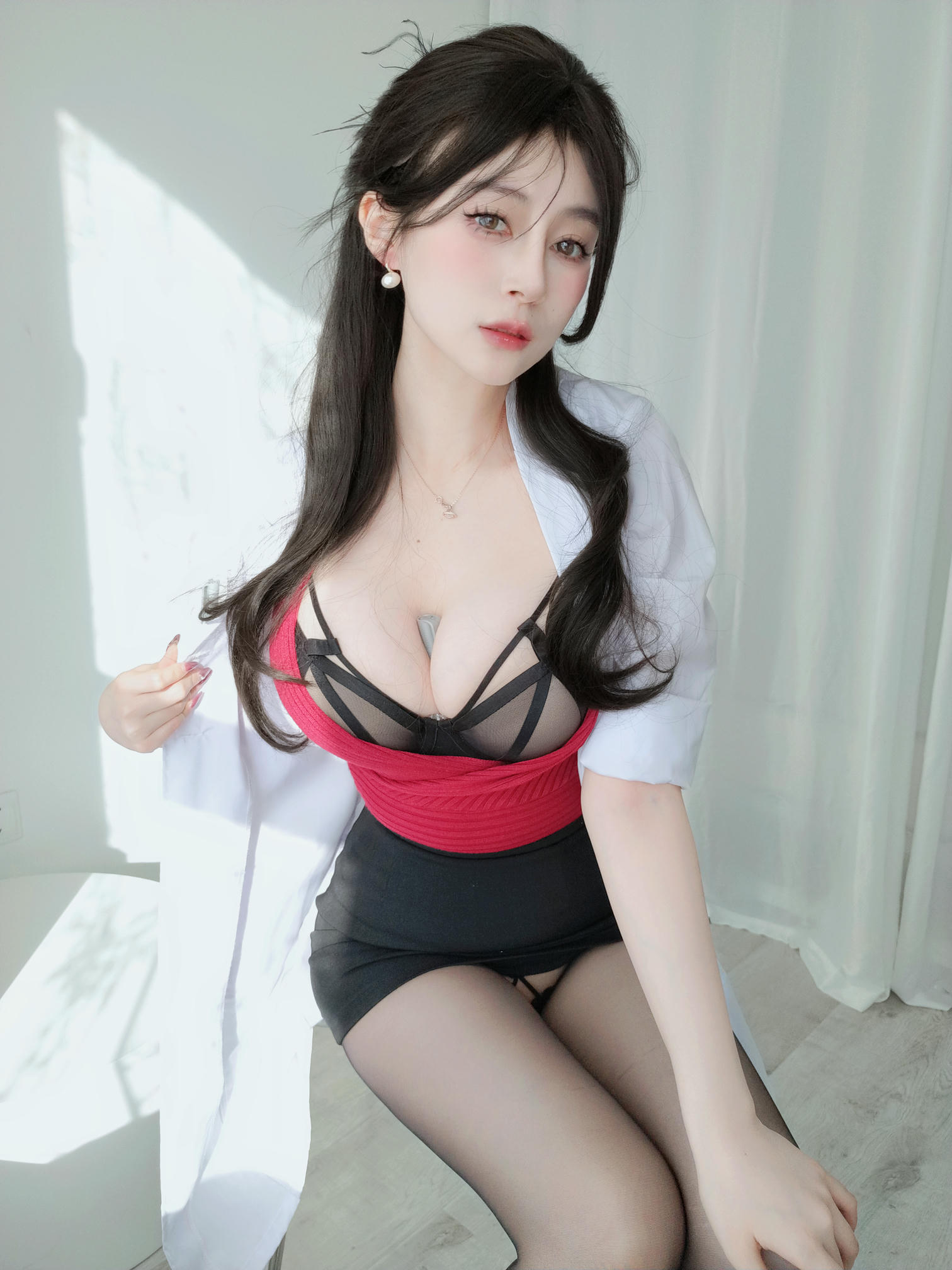 白银81 NO.152 24年02月会员合集26套[330P 8V 3.12G]-2024-02-09 保健室の先生5 [20P-193.34MB]_第1集