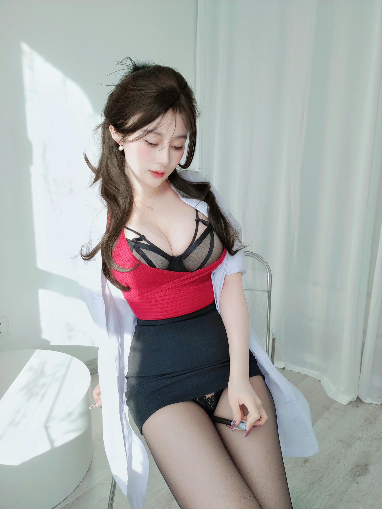 白银81 NO.152 24年02月会员合集26套[330P 8V 3.12G]-2024-02-09 保健室の先生5 [20P-193.34MB]_第1集