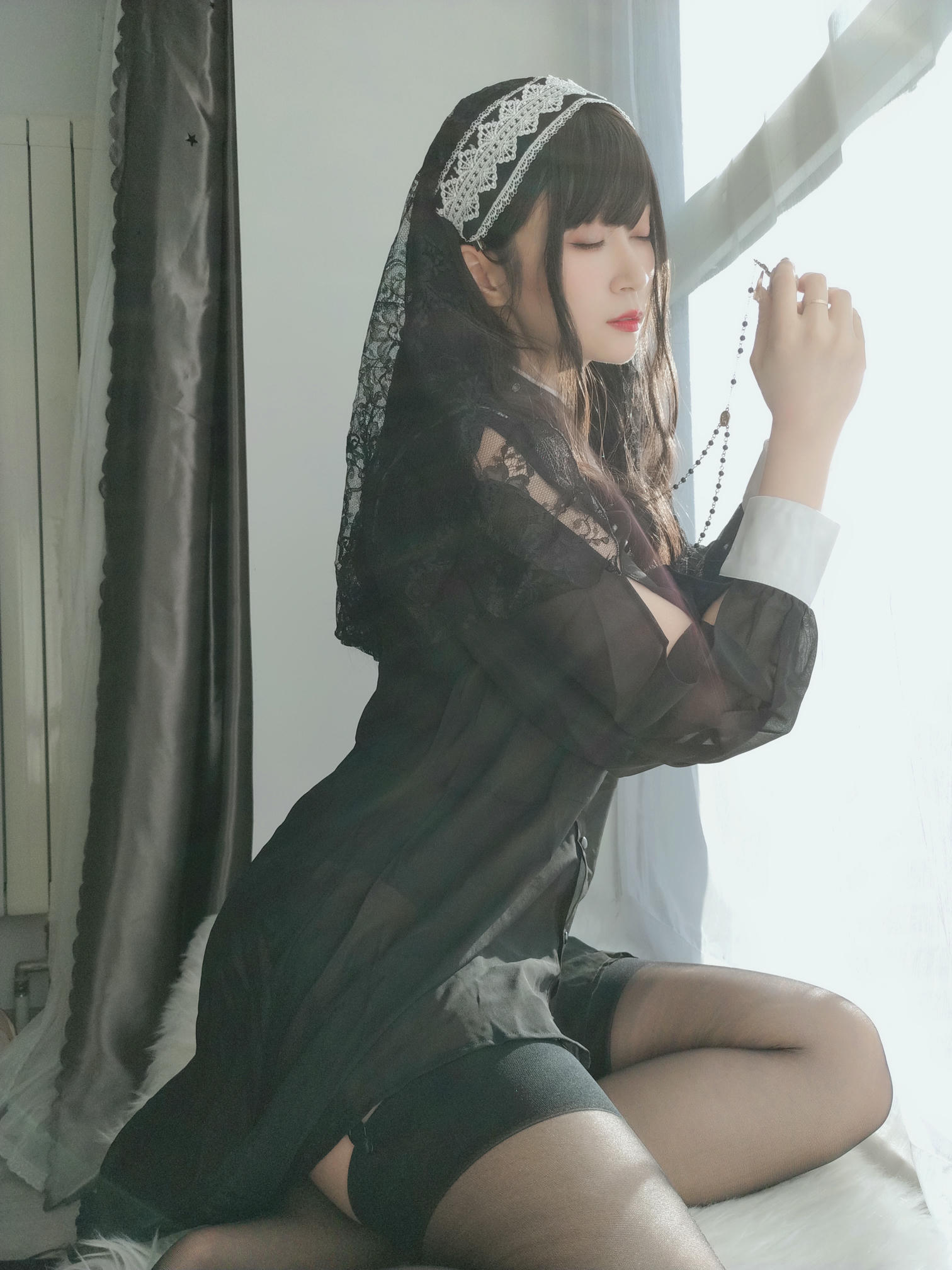 白银81 NO.072 蕾丝修女 [86P7V-838MB]_第2集