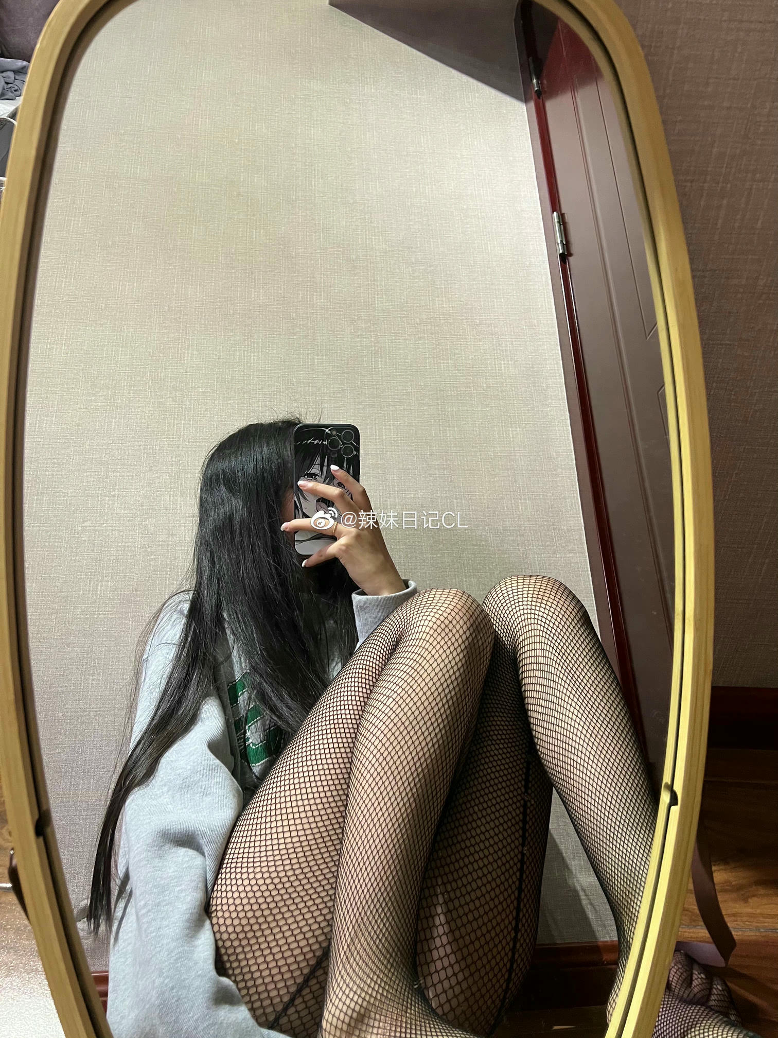 粉色的猪陈佩奇微密圈-106 黑色竖线带钻丝袜女新款前后两穿显瘦连裤袜长筒网袜_第1集