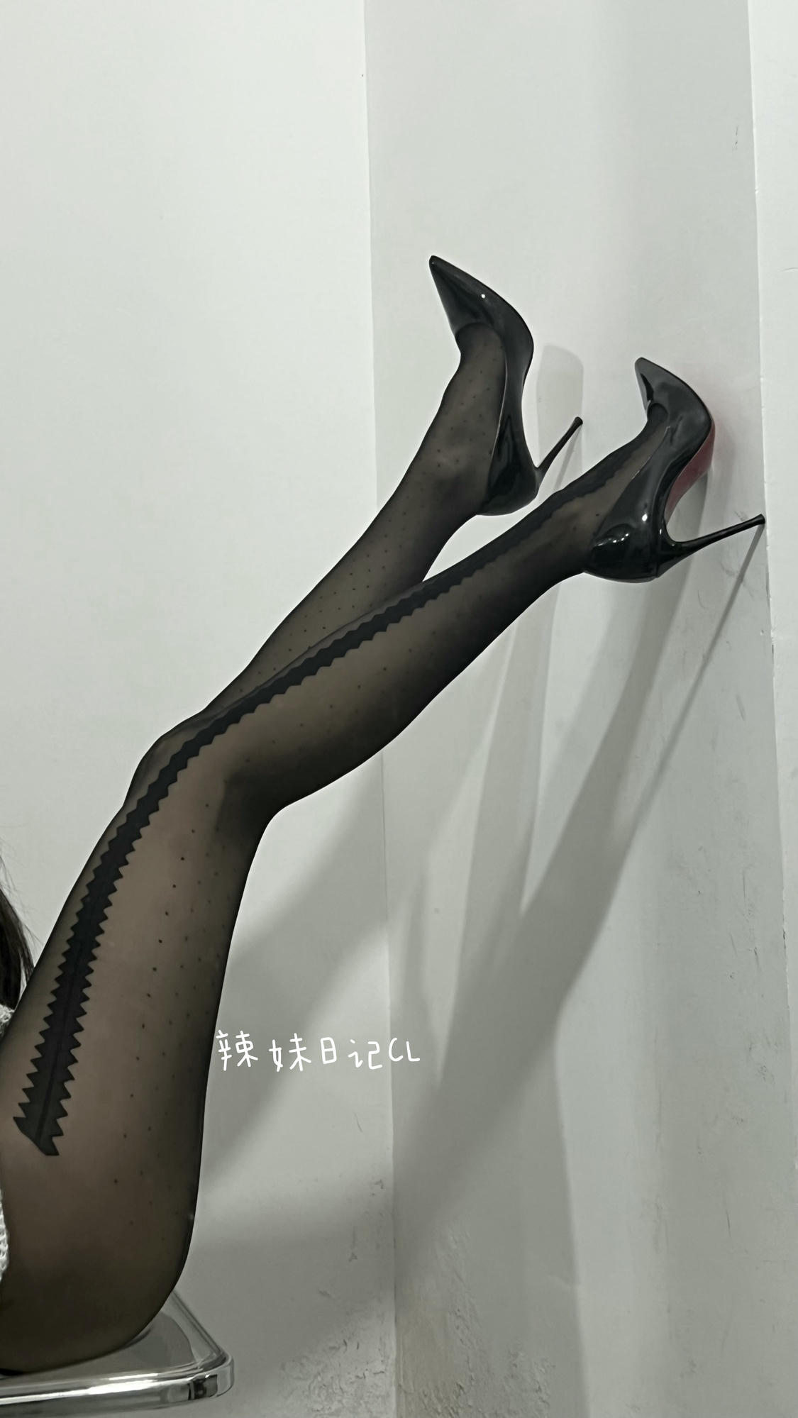 粉色的猪陈佩奇微密圈-110 20DT裆仿长筒环形花纹连裤袜腿环性感超薄日系黑色丝袜_第1集