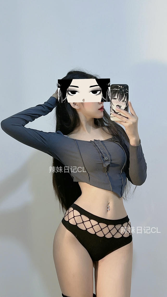 粉色的猪陈佩奇微密圈-114 韩国chic早秋性感反线拼接弧形下摆长袖打底衫女圆领T恤女_第1集