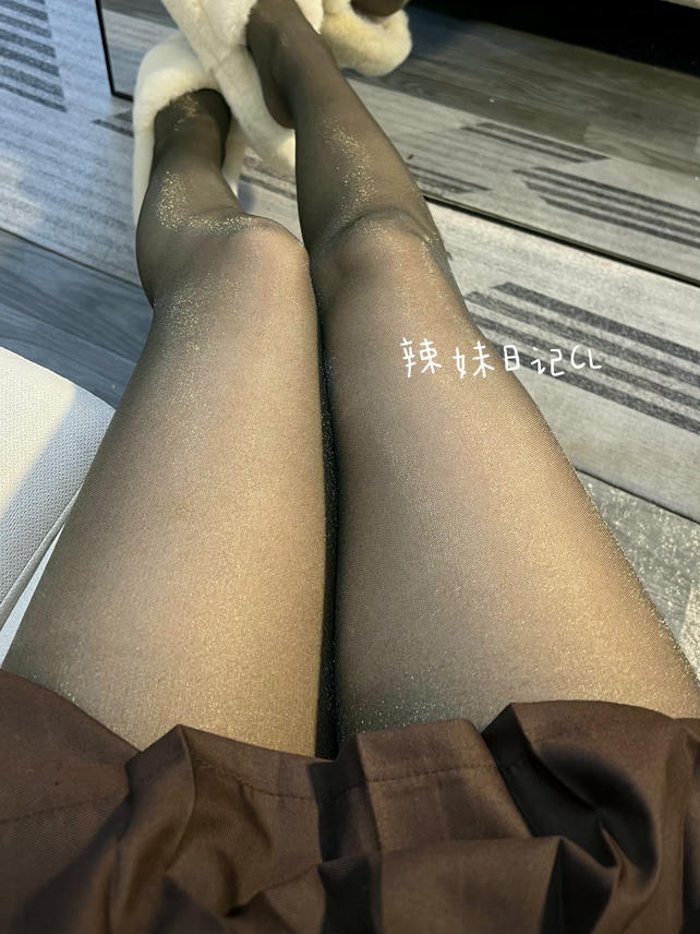 粉色的猪陈佩奇微密圈-127 亮丝情趣丝袜性感透视细闪T裆高腰修身波点不开档连裤袜_第1集
