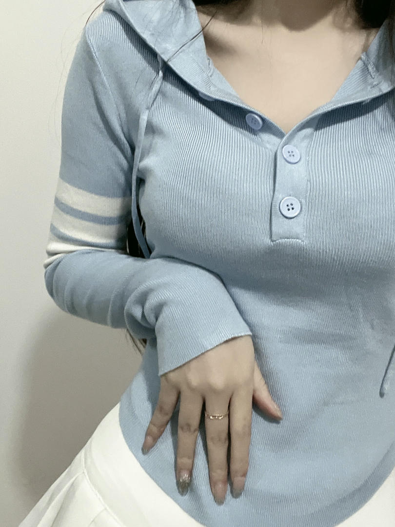 粉色的猪陈佩奇微密圈-131 纯欲风针织连帽条纹衫女高腰显瘦欧货不规则长袖弧形帽衫_第2集