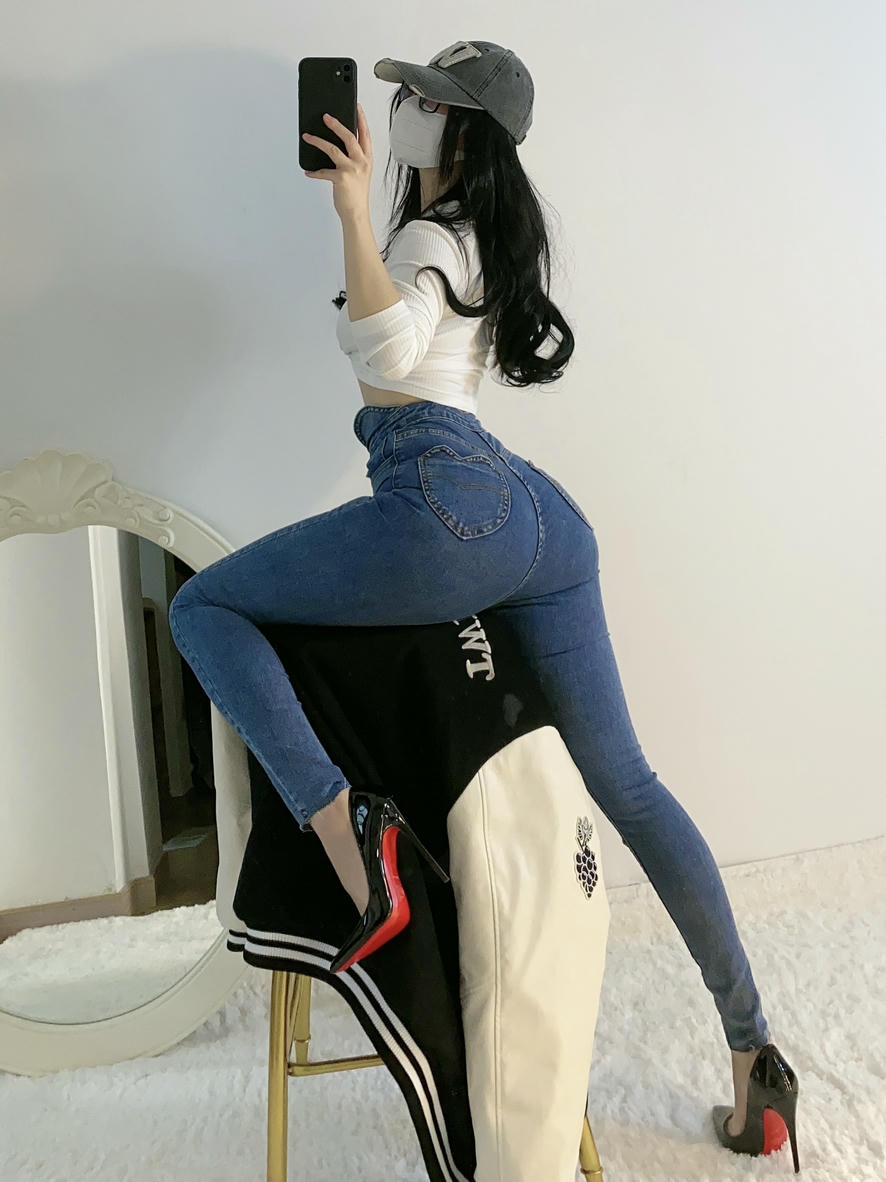 粉色的猪陈佩奇微密圈-132 甜酷辣妹 烟灰色高腰显瘦牛仔裤女紧身弹力提臀小脚裤女潮蜜桃裤_第1集