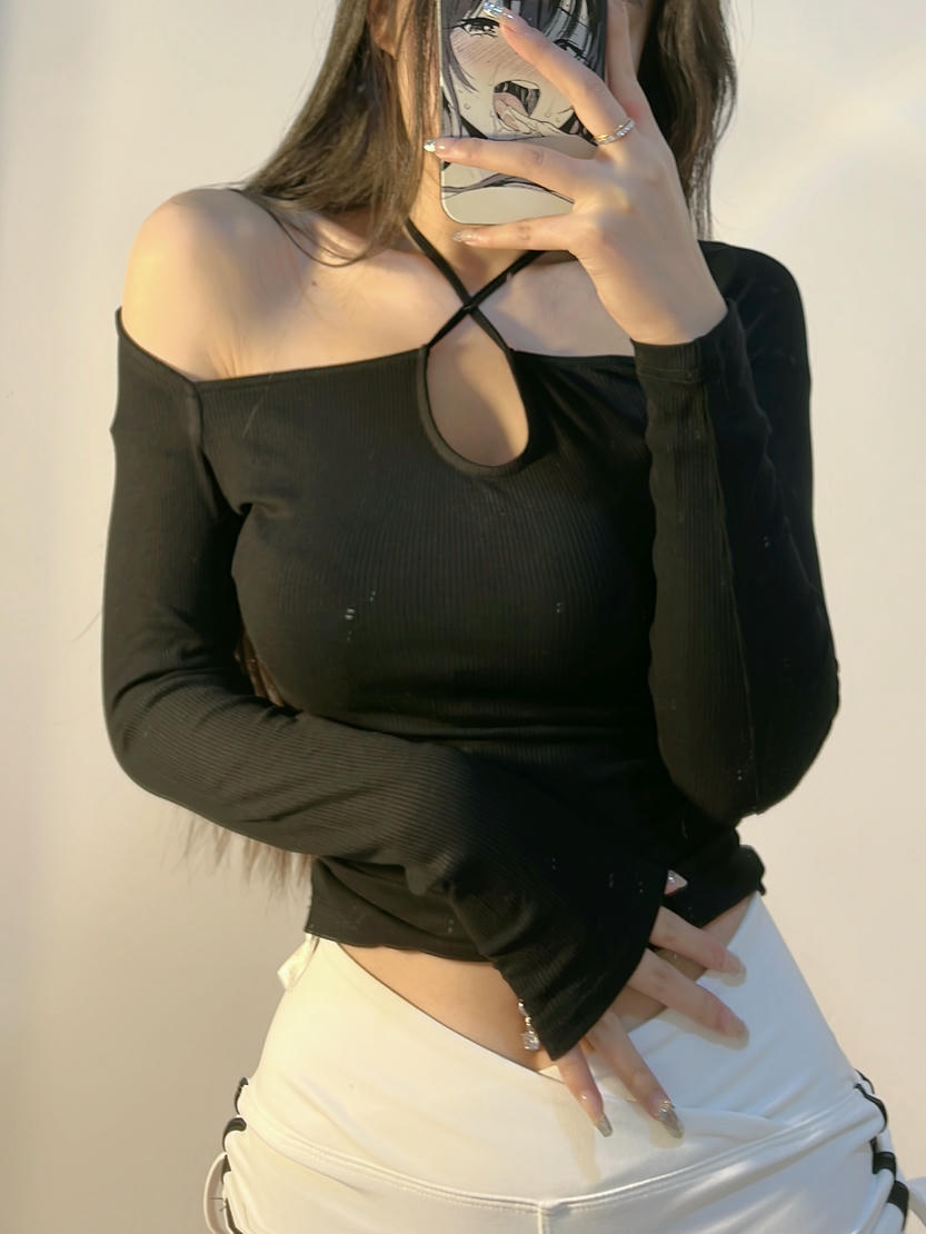 粉色的猪陈佩奇微密圈-134 辣妹春季欧美风镂空挂脖长袖T恤女INS新款修身纯色打底衫上衣女_第1集
