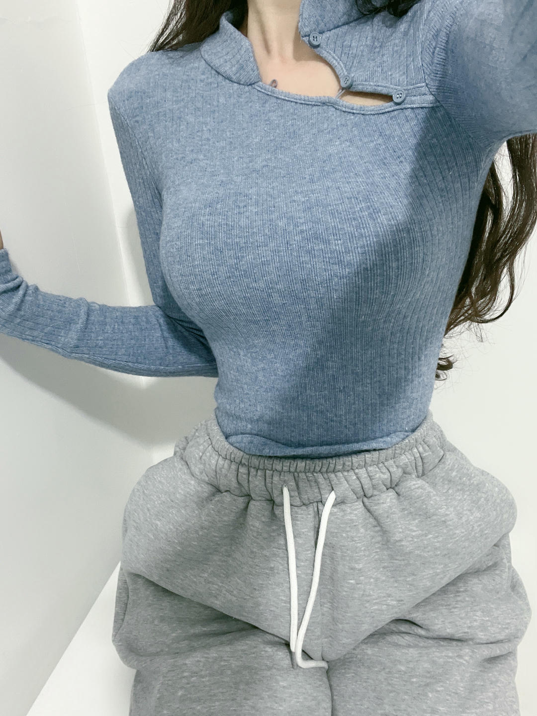 粉色的猪陈佩奇微密圈-138 2022早春新款打底衫女紧身修身旗袍设计感内搭长袖上衣_第1集