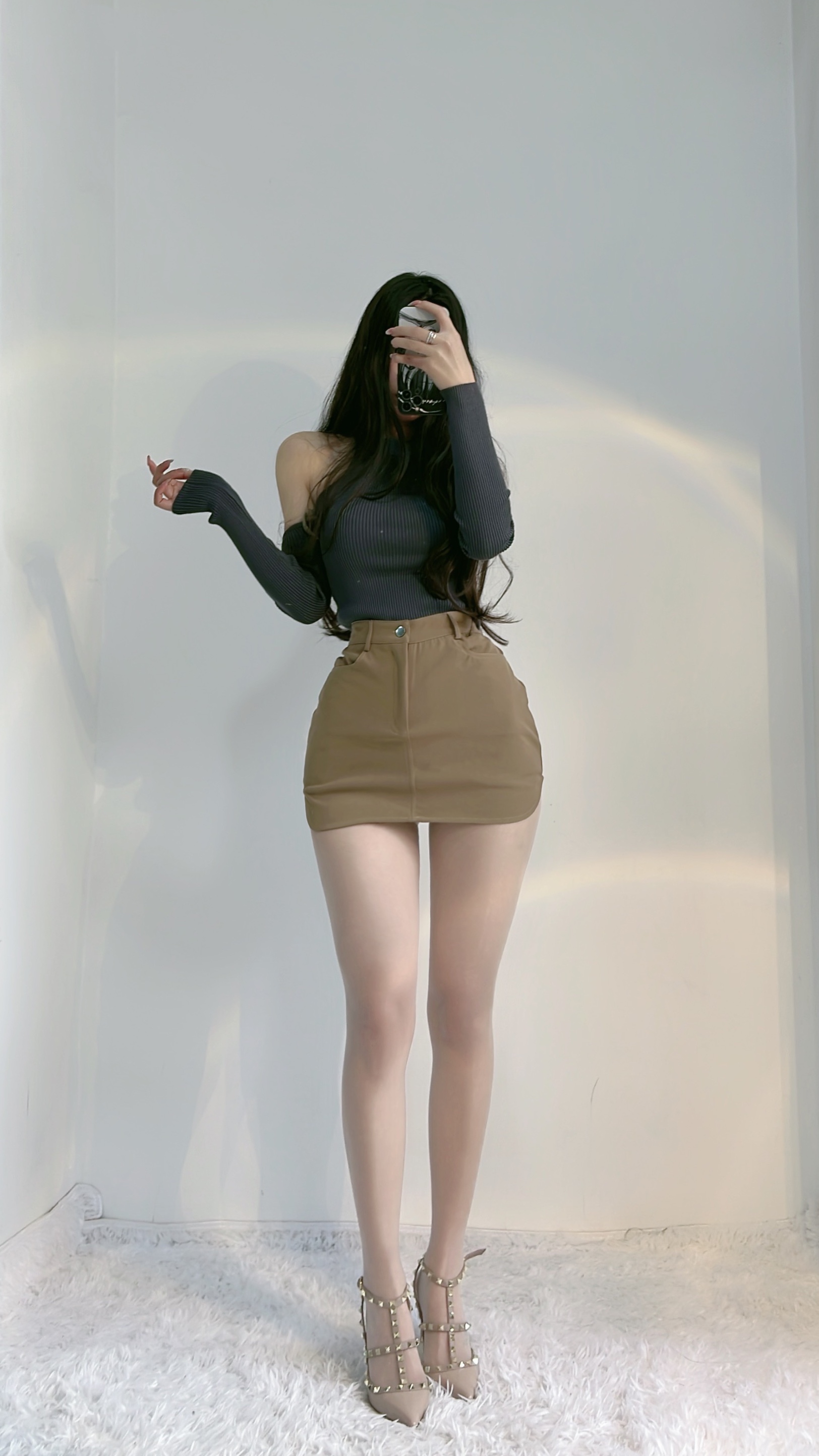 粉色的猪陈佩奇微密圈-142 春季辣妹风新款挂脖高领修身女式针织衫性感短款一字肩两穿针织衫_第1集