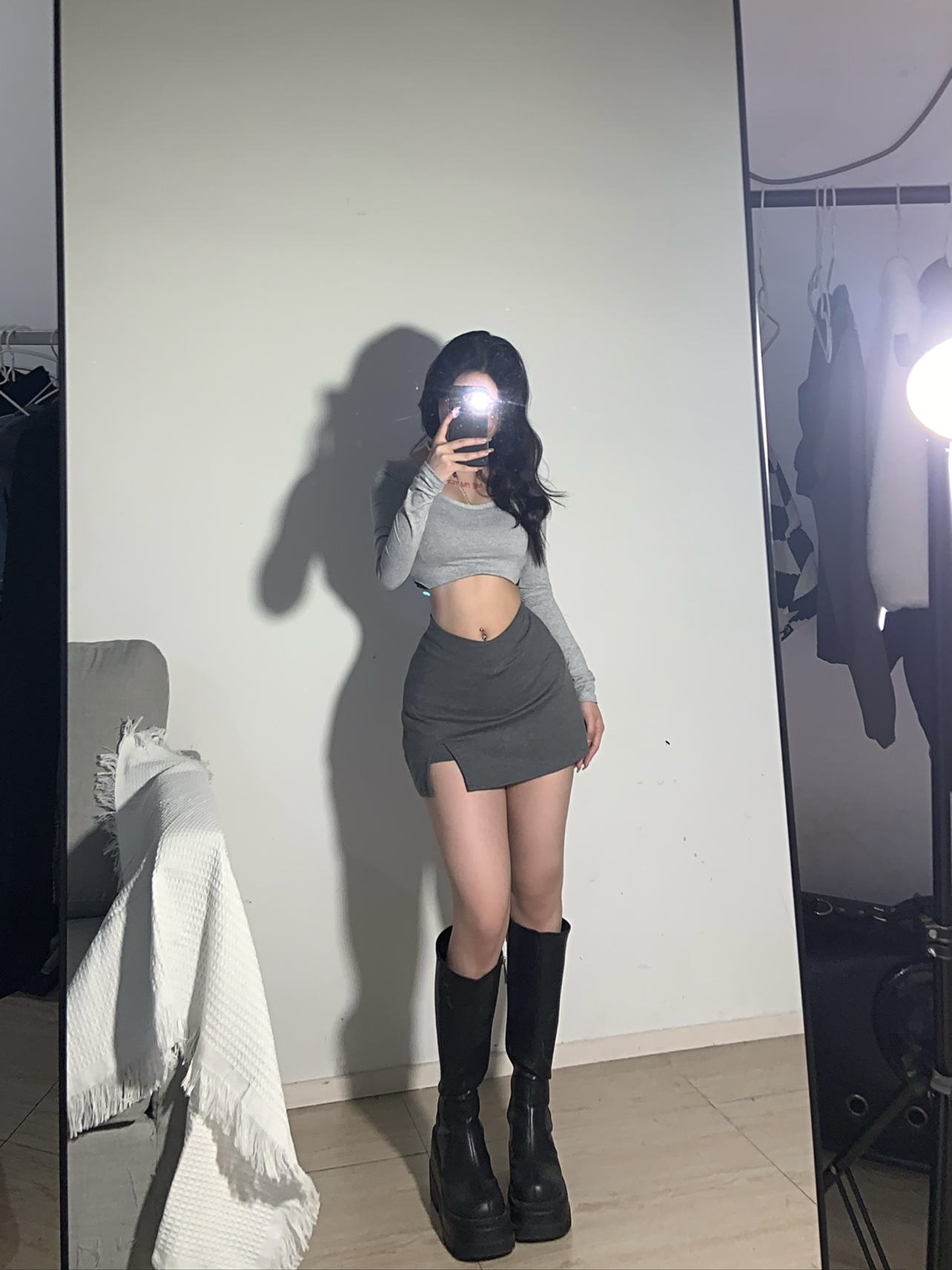 粉色的猪陈佩奇微密圈-145 欧美防走光A字短裙女夏新款V字腰开叉防走光运动短裙裤女_第1集