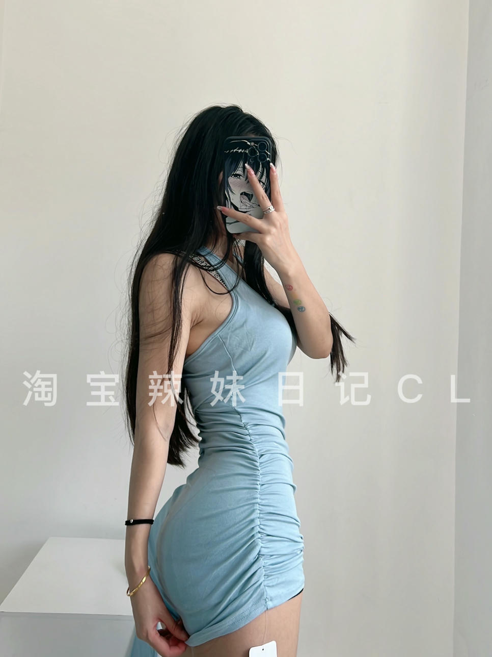 粉色的猪陈佩奇微密圈-155 纯欲风2022性感挂脖褶皱包臀裙_短款纯色披肩辣妹紧身两件套套装_第1集