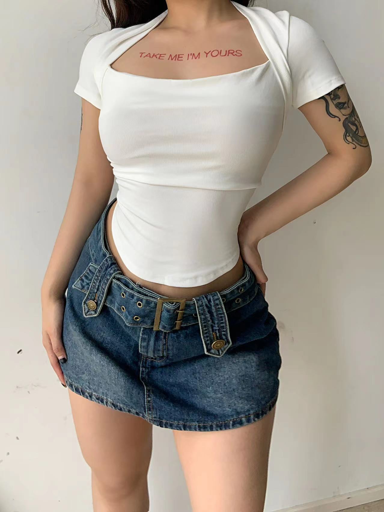 粉色的猪陈佩奇微密圈-163 欧美街拍辣妹超短款腰带牛仔裙裤潮流百搭复古做旧迷你_第1集