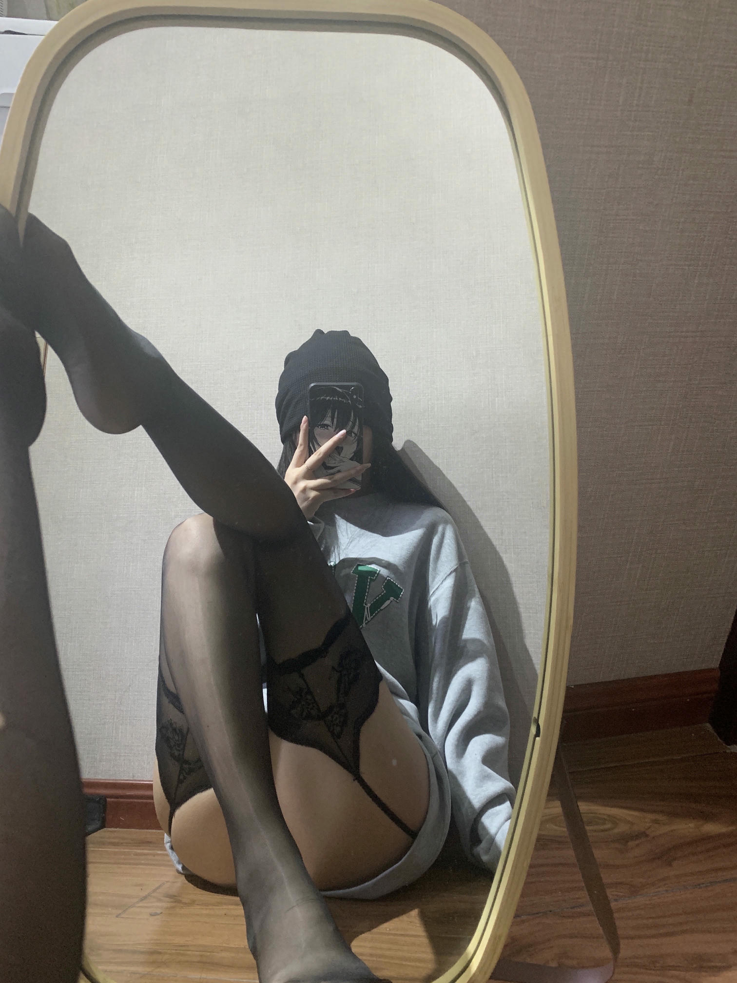 粉色的猪陈佩奇微密圈-179 极光系列透纱蕾丝吊带一体款超薄丝袜丝滑油光长筒裤袜_第1集
