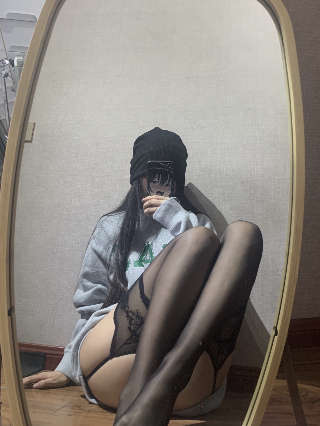 粉色的猪陈佩奇微密圈-179 极光系列透纱蕾丝吊带一体款超薄丝袜丝滑油光长筒裤袜_第1集