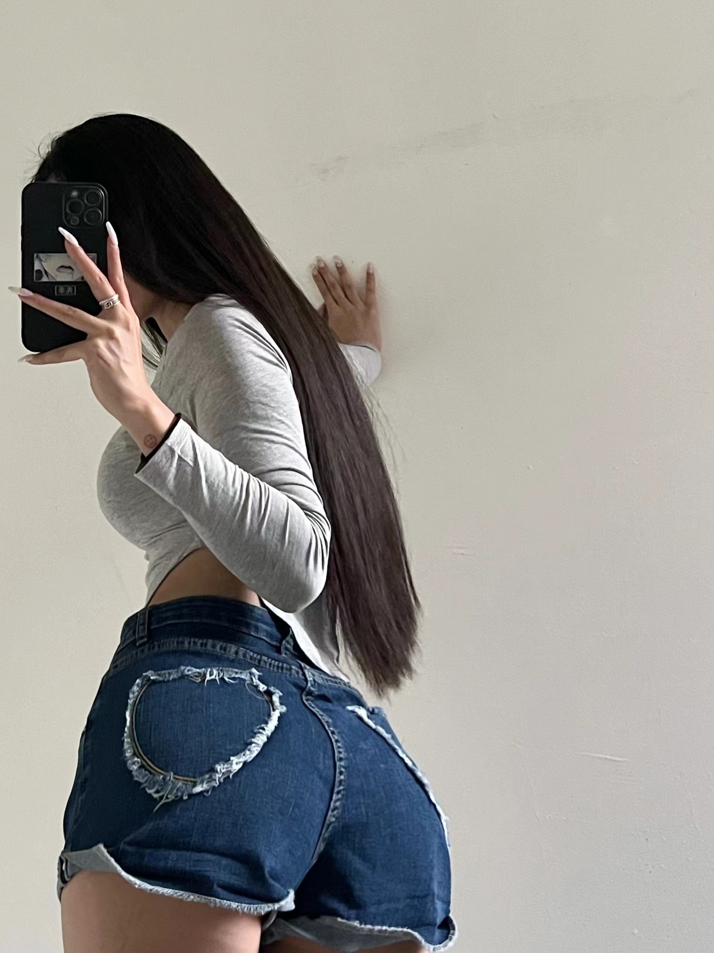 粉色的猪陈佩奇微密圈-183 夏季新款爱心毛边口袋牛仔短裤女欧美辣妹高腰卷边热裤_第1集