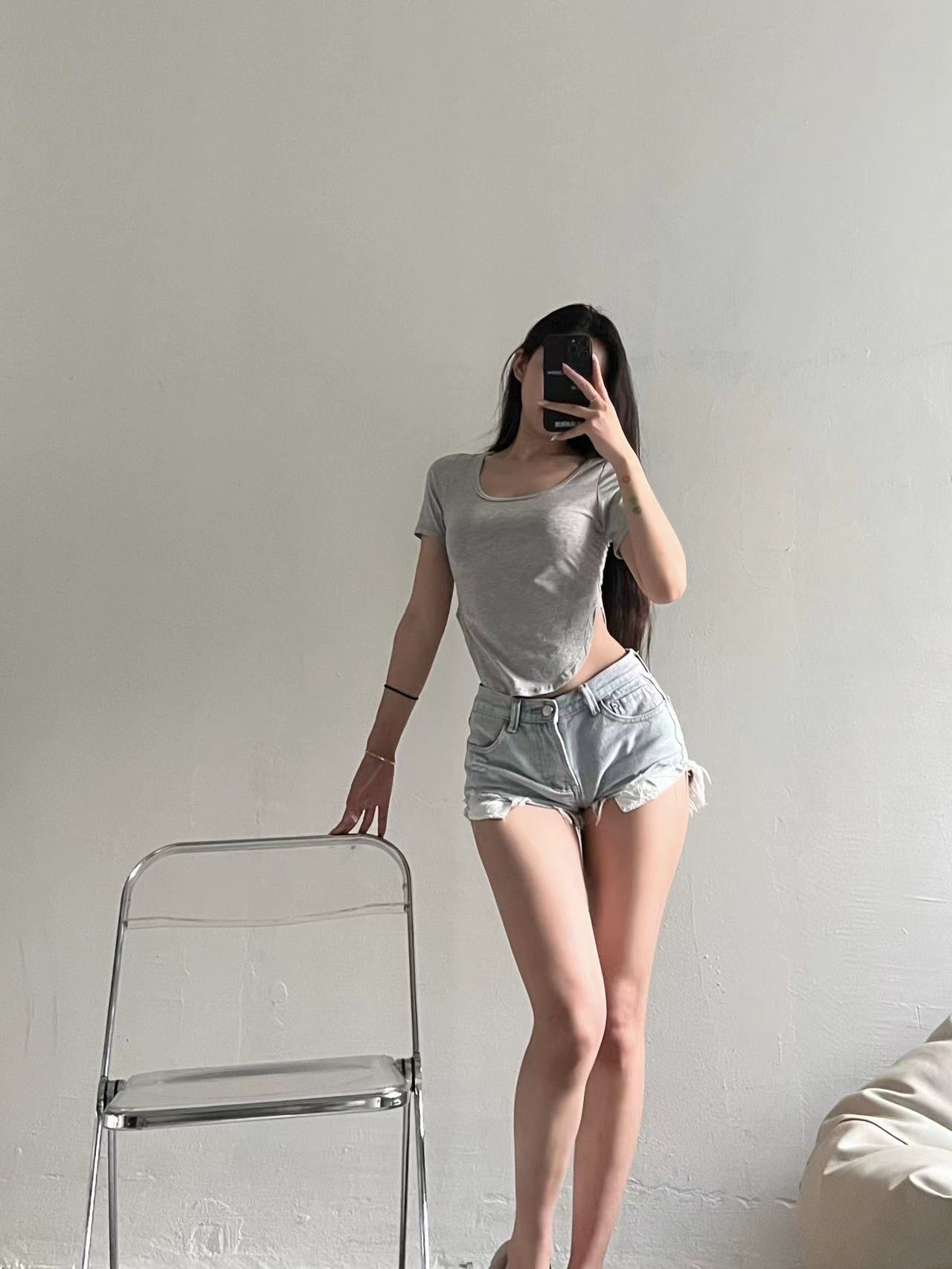 粉色的猪陈佩奇微密圈-202 欧美性感青春时尚夏季弧形下摆短袖运动T恤紧身女上衣_第1集