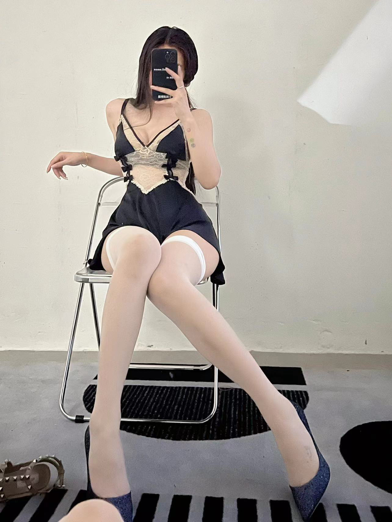 粉色的猪陈佩奇微密圈-215 制服JK性感高筒袜性感黑丝长筒白色丝袜珠光袜_第1集
